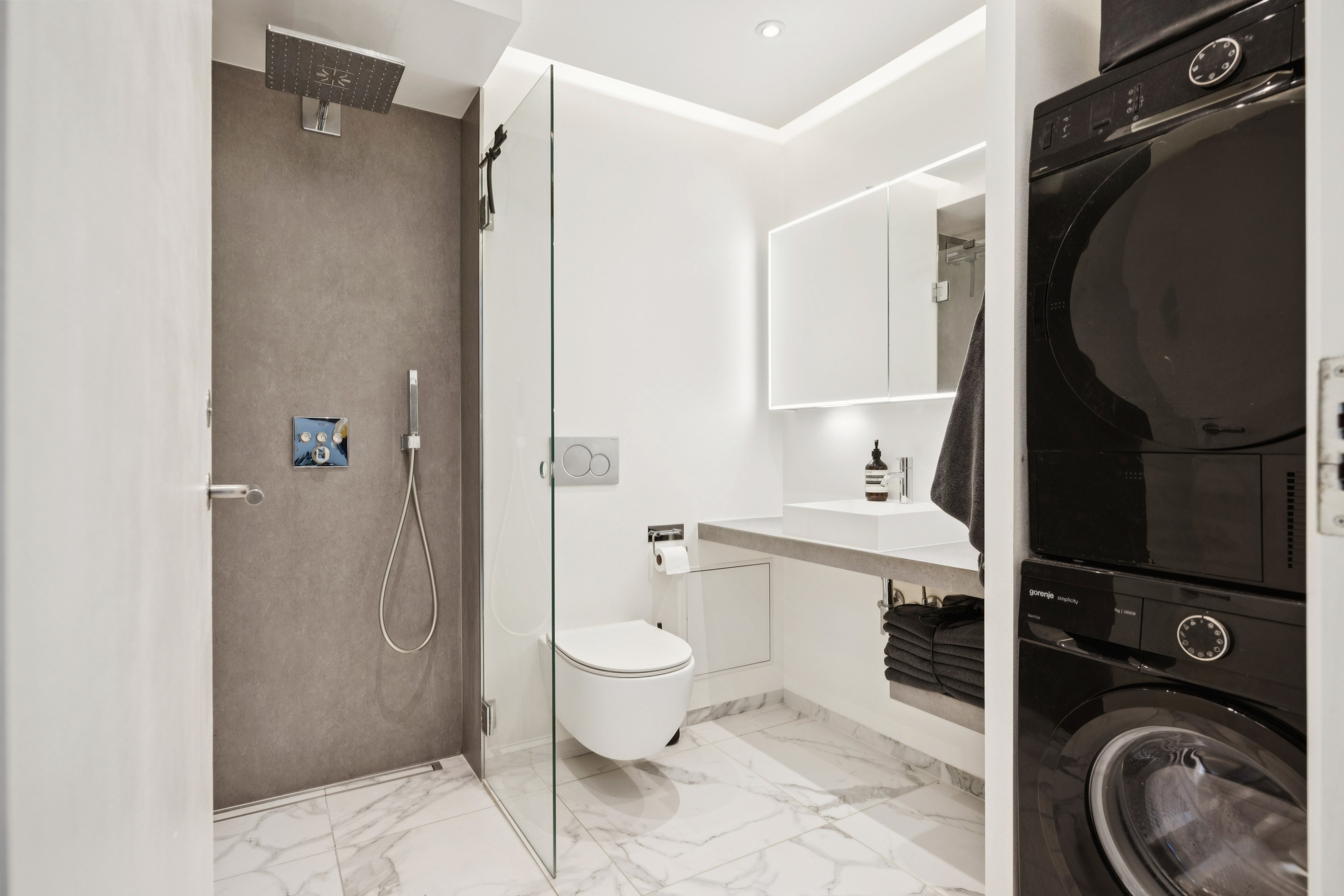 Fremhævet badeværelse billede i fuldskærmstilstand. Billede af Gammel Kongevej 165A, 4. 2., 1850 Frederiksberg C