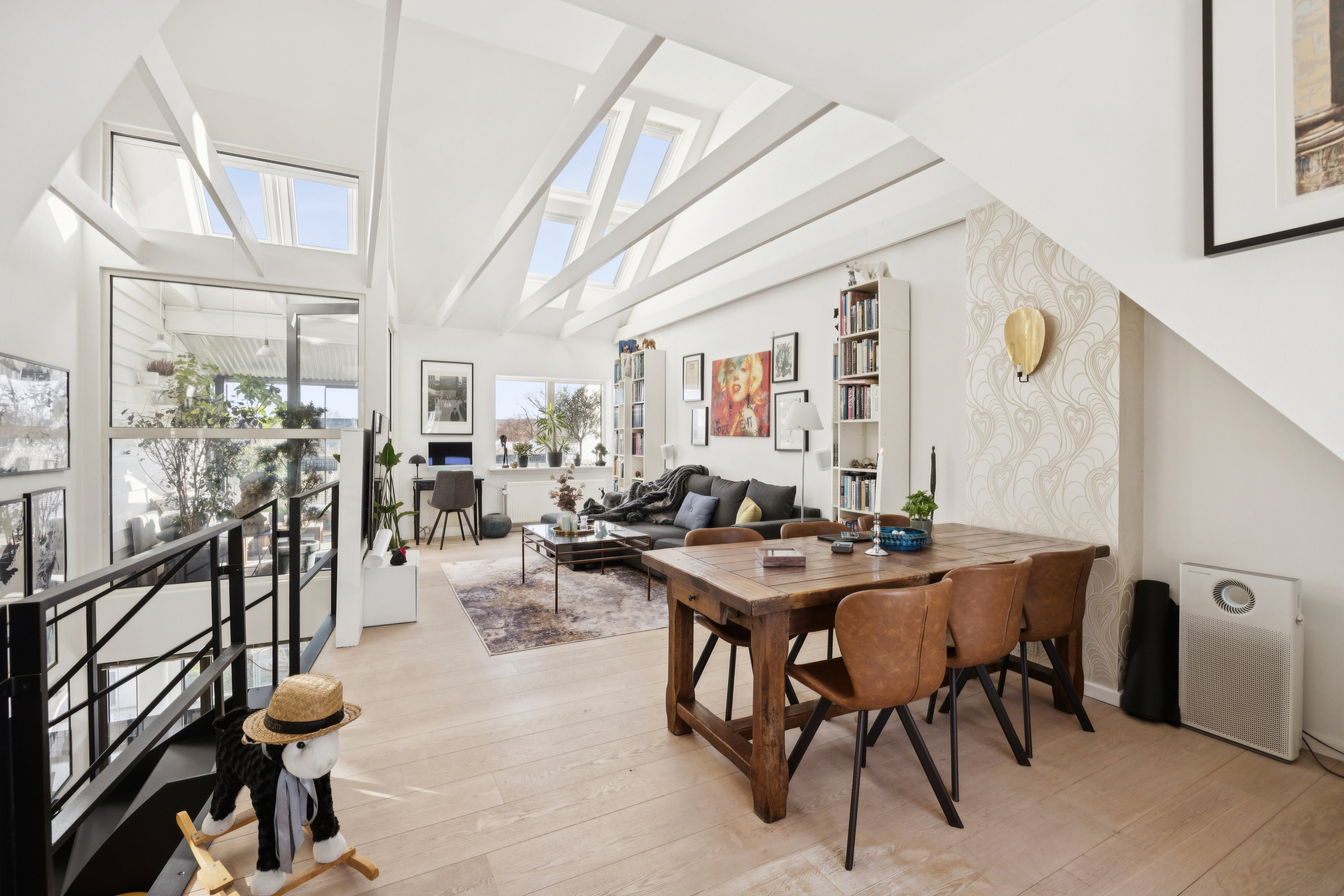 Fremhævet stue billede i fuldskærmstilstand. Billede af Gammel Kongevej 165A, 4. 2., 1850 Frederiksberg C