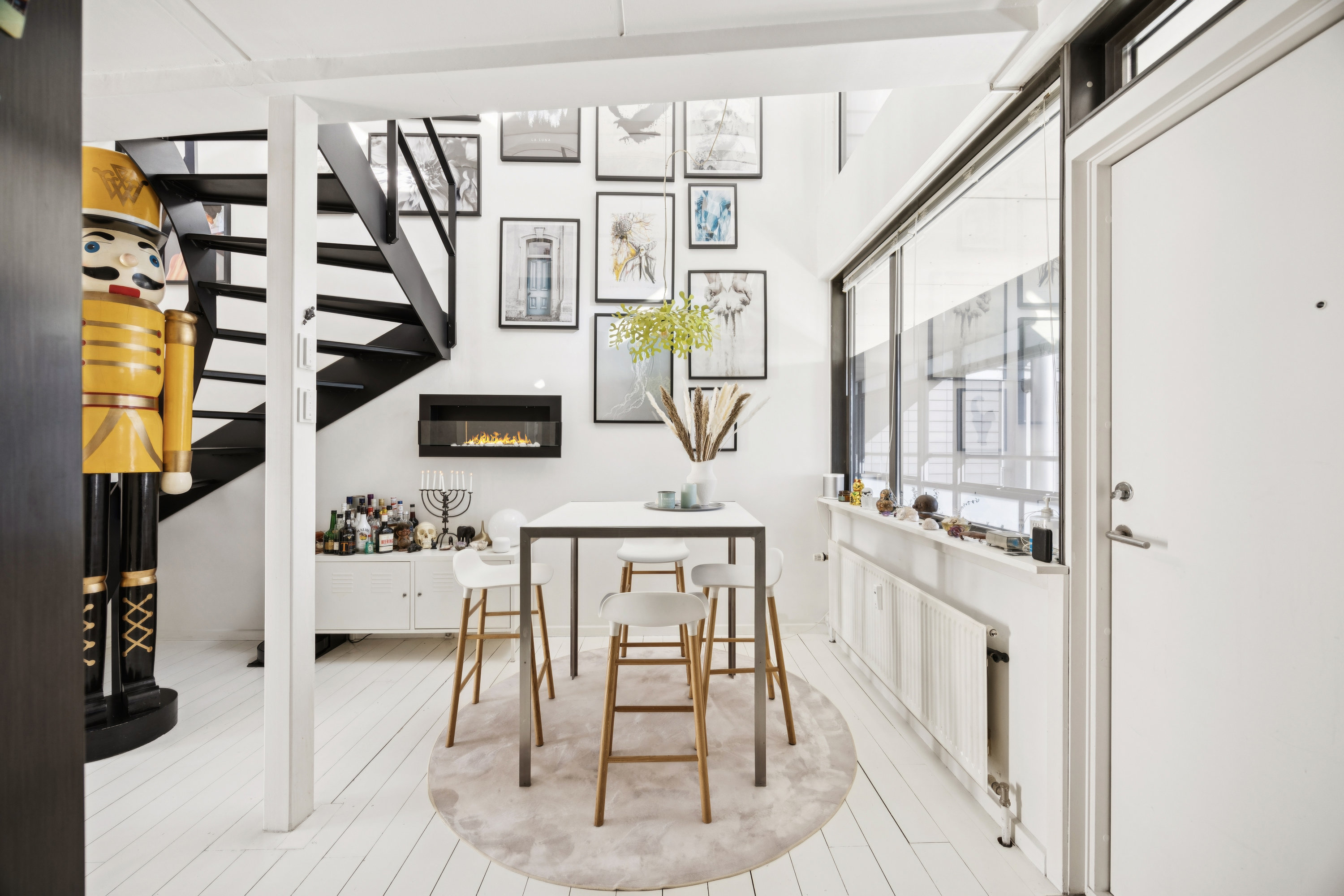 Fremhævet trappe billede i fuldskærmstilstand. Billede af Gammel Kongevej 165A, 4. 2., 1850 Frederiksberg C