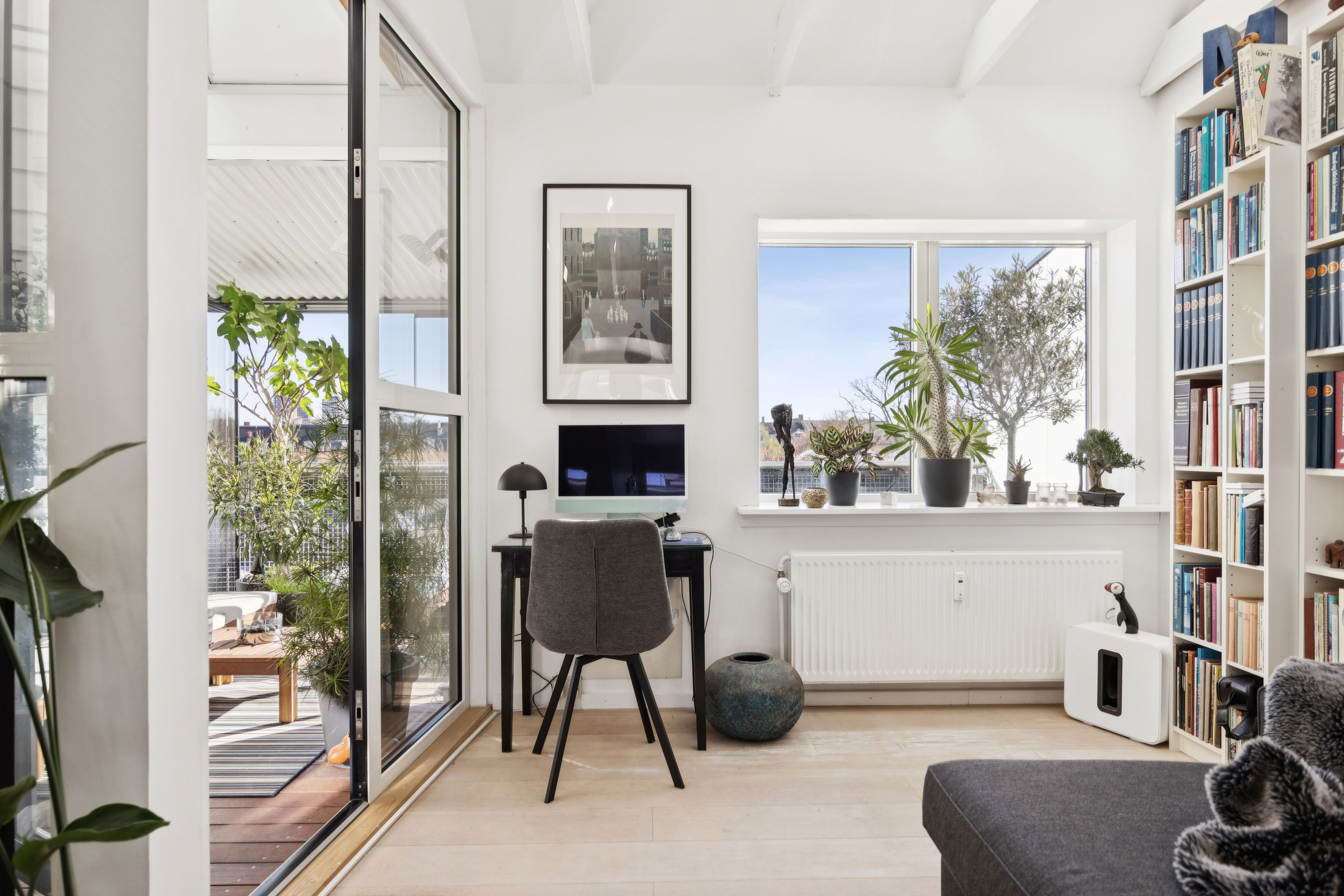 Fremhævet stue billede i fuldskærmstilstand. Billede af Gammel Kongevej 165A, 4. 2., 1850 Frederiksberg C