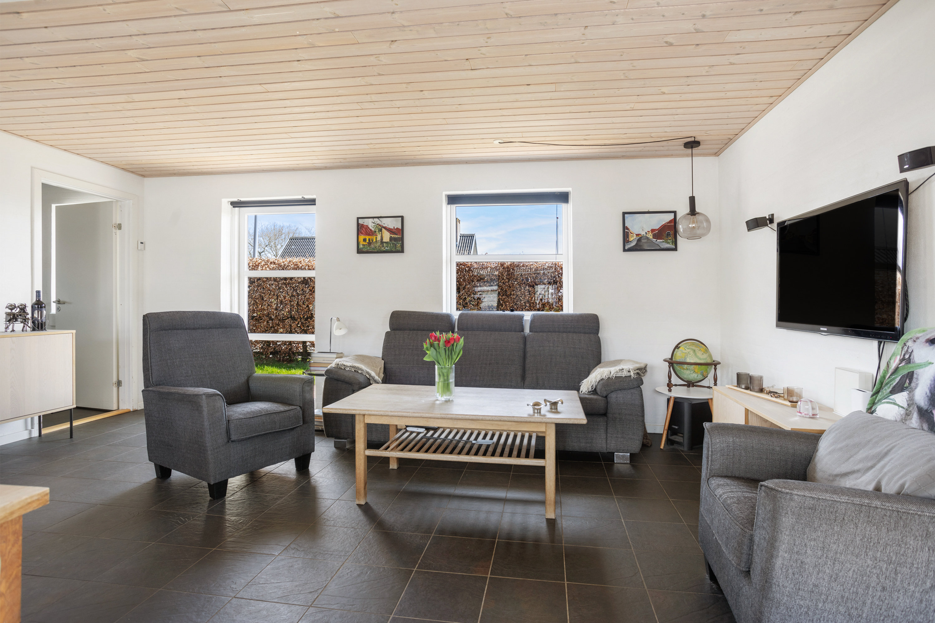 Fremhævet stue billede i fuldskærmstilstand. Billede af Hjulmagervej 59, 9300 Sæby