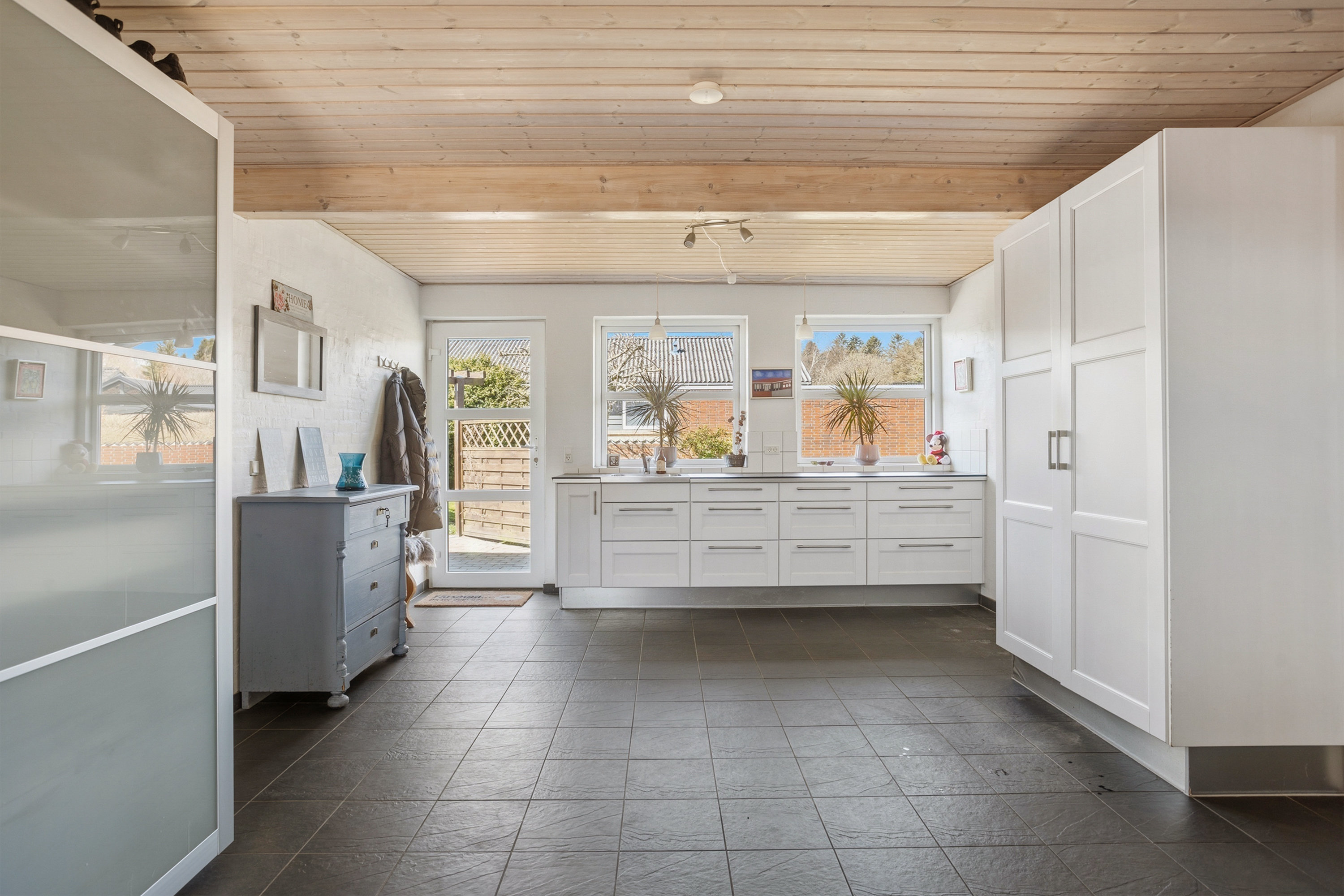 Fremhævet køkken billede i fuldskærmstilstand. Billede af Hjulmagervej 59, 9300 Sæby