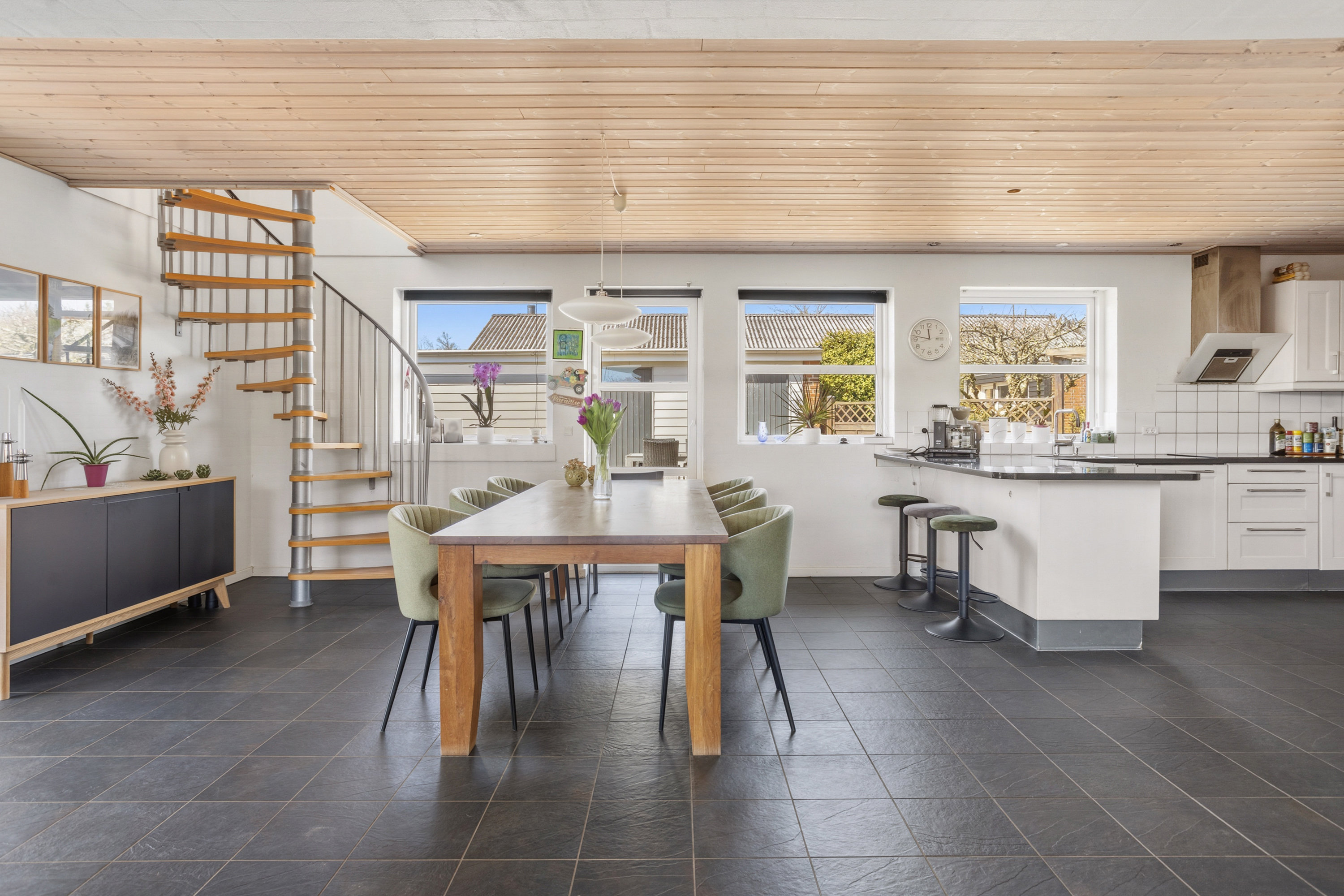 Fremhævet køkken alrum billede i fuldskærmstilstand. Billede af Hjulmagervej 59, 9300 Sæby