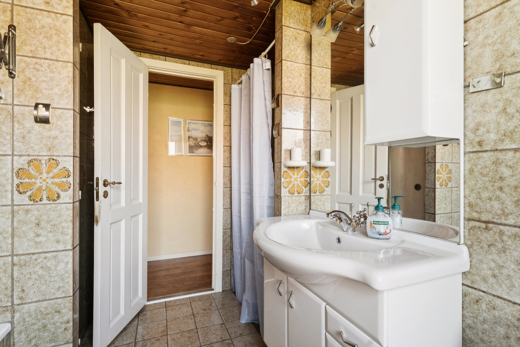 Fremhævet badeværelse billede i fuldskærmstilstand. Billede af Holger Danskes Vej 16, 8960 Randers SØ