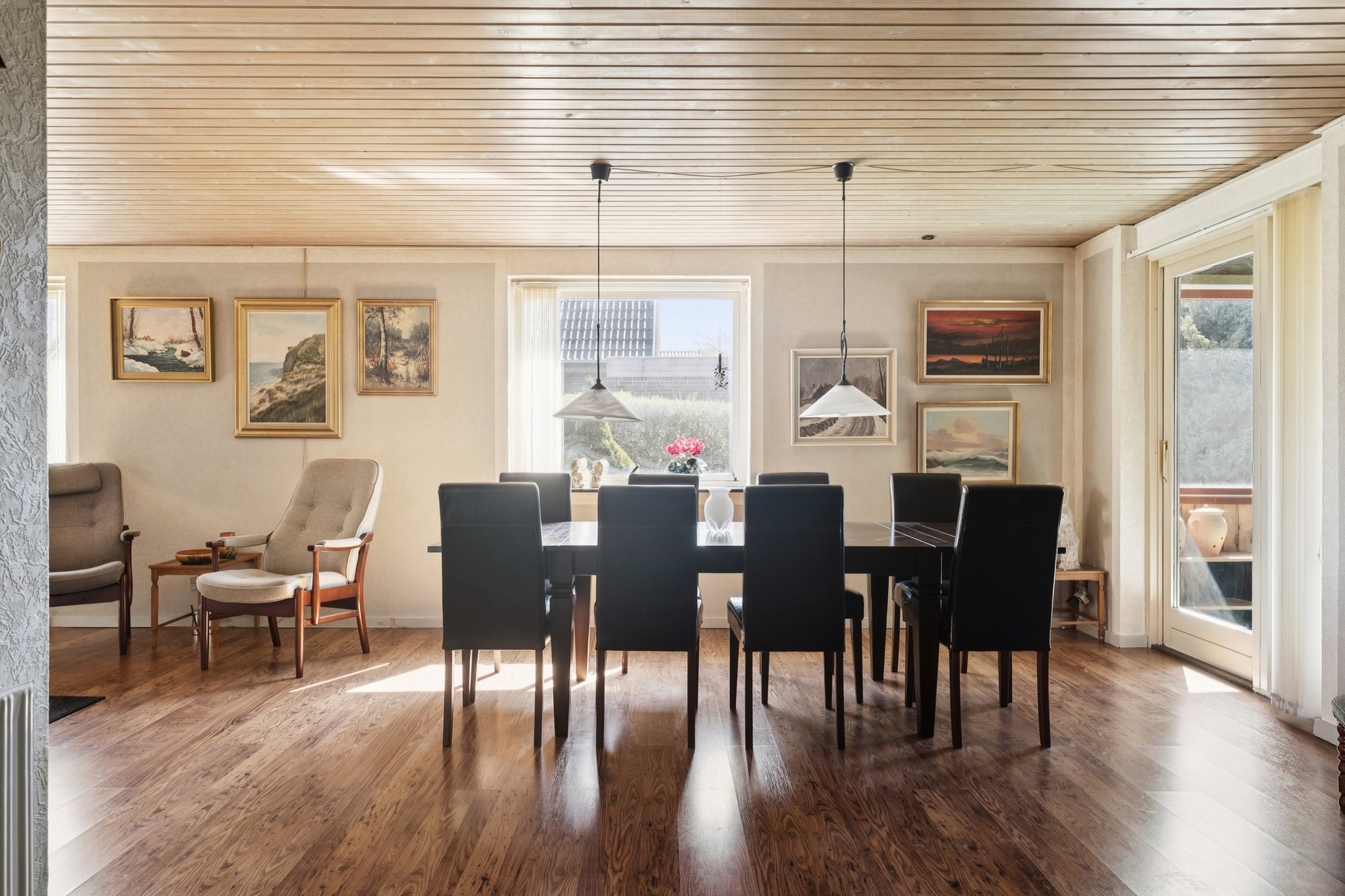 Fremhævet stue billede i fuldskærmstilstand. Billede af Holger Danskes Vej 16, 8960 Randers SØ