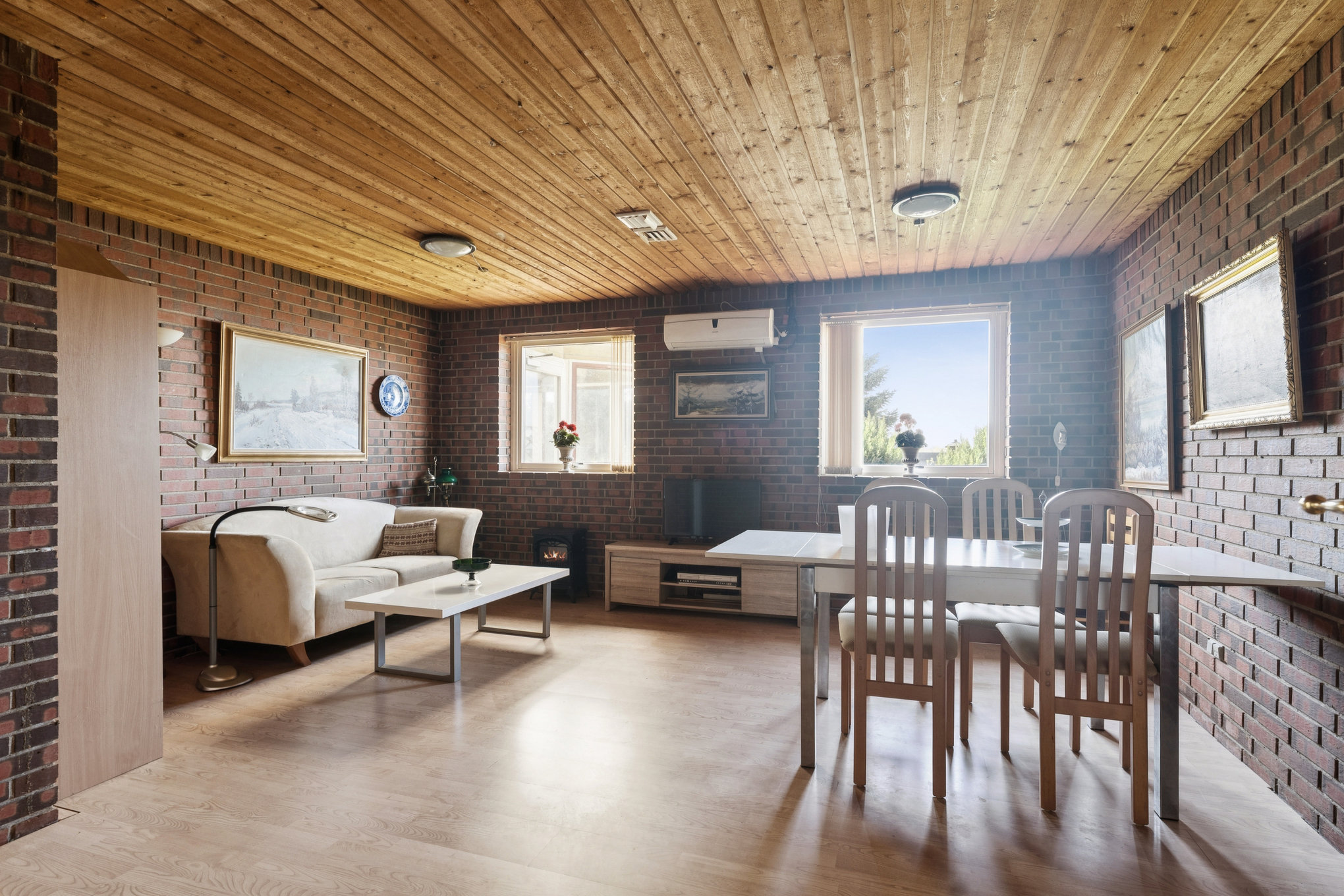 Fremhævet stue billede i fuldskærmstilstand. Billede af Holger Danskes Vej 16, 8960 Randers SØ