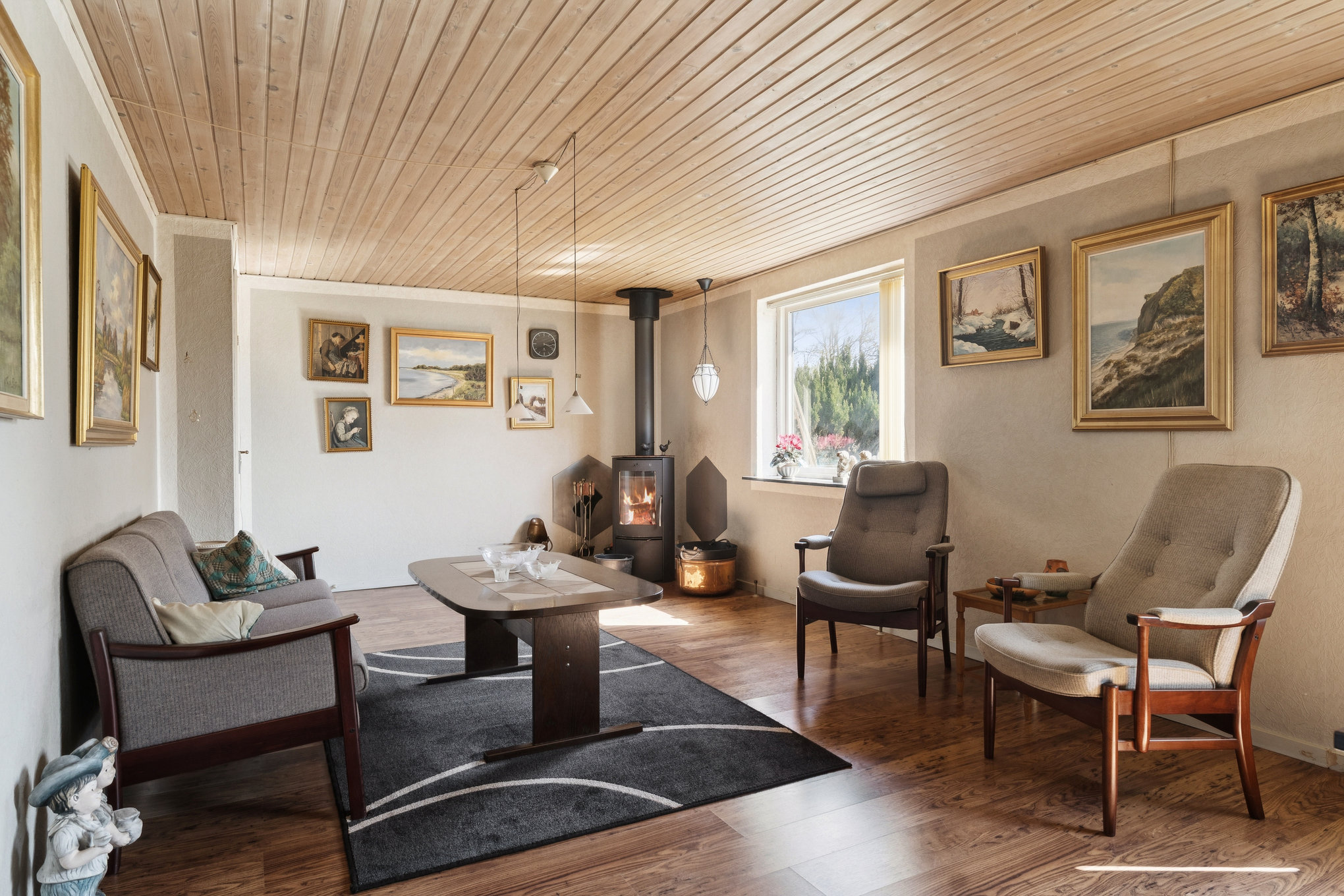 Fremhævet stue billede i fuldskærmstilstand. Billede af Holger Danskes Vej 16, 8960 Randers SØ