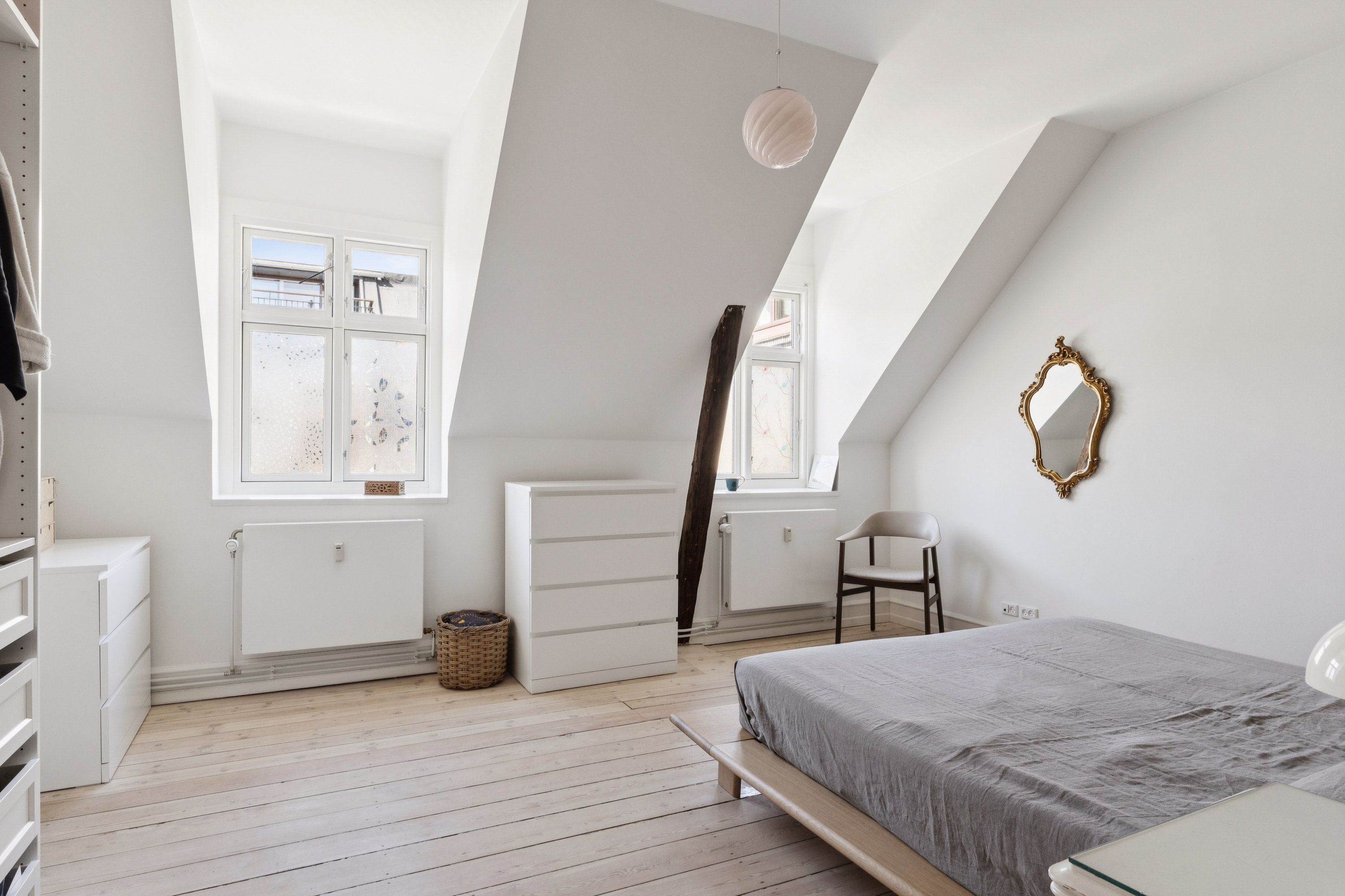 Fremhævet værelse billede i fuldskærmstilstand. Billede af Rosenvængets Sideallé 3, 4. th., 2100 København Ø