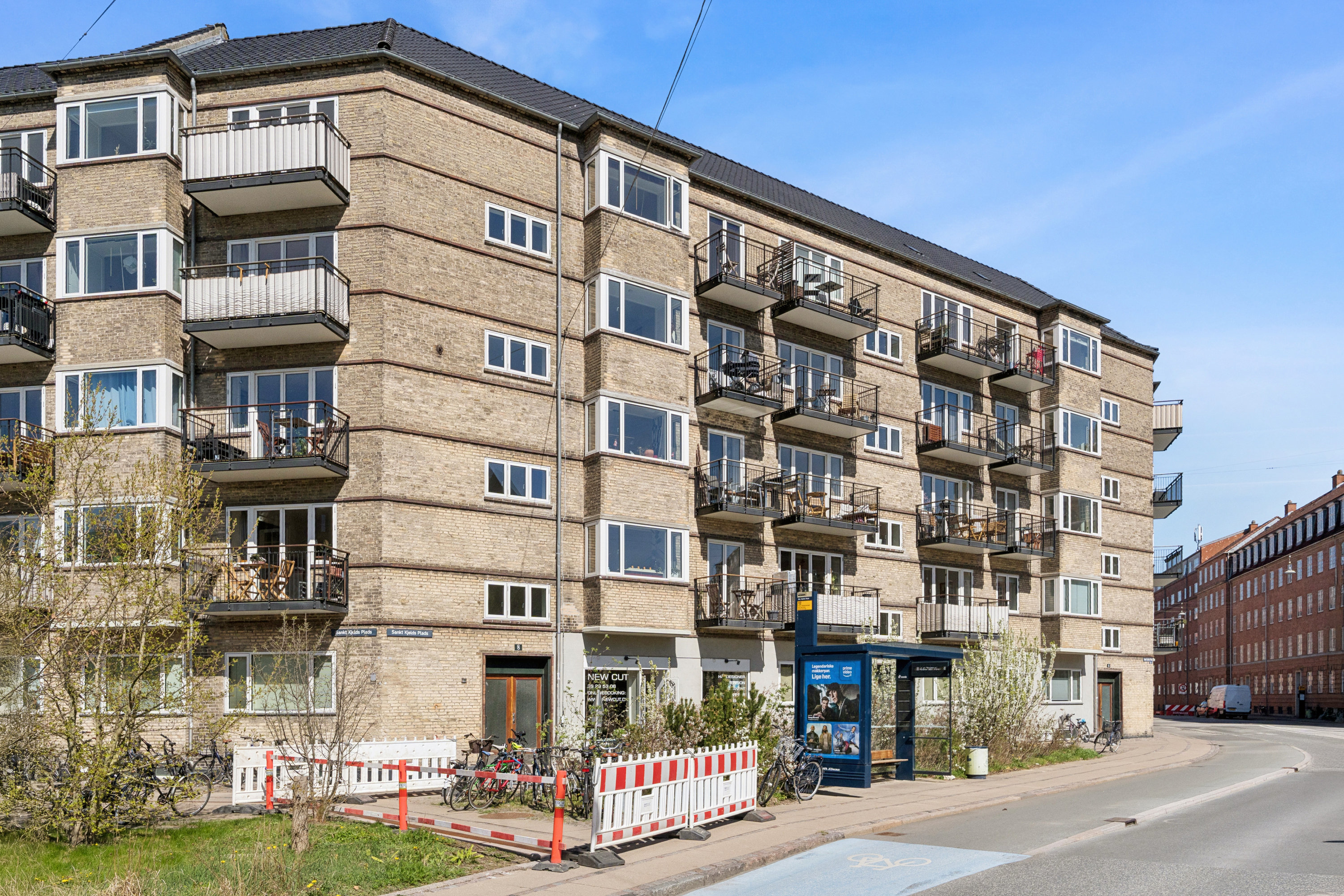 Fremhævet andet billede i fuldskærmstilstand. Billede af Sankt Kjelds Plads 8, 1. th., 2100 København Ø