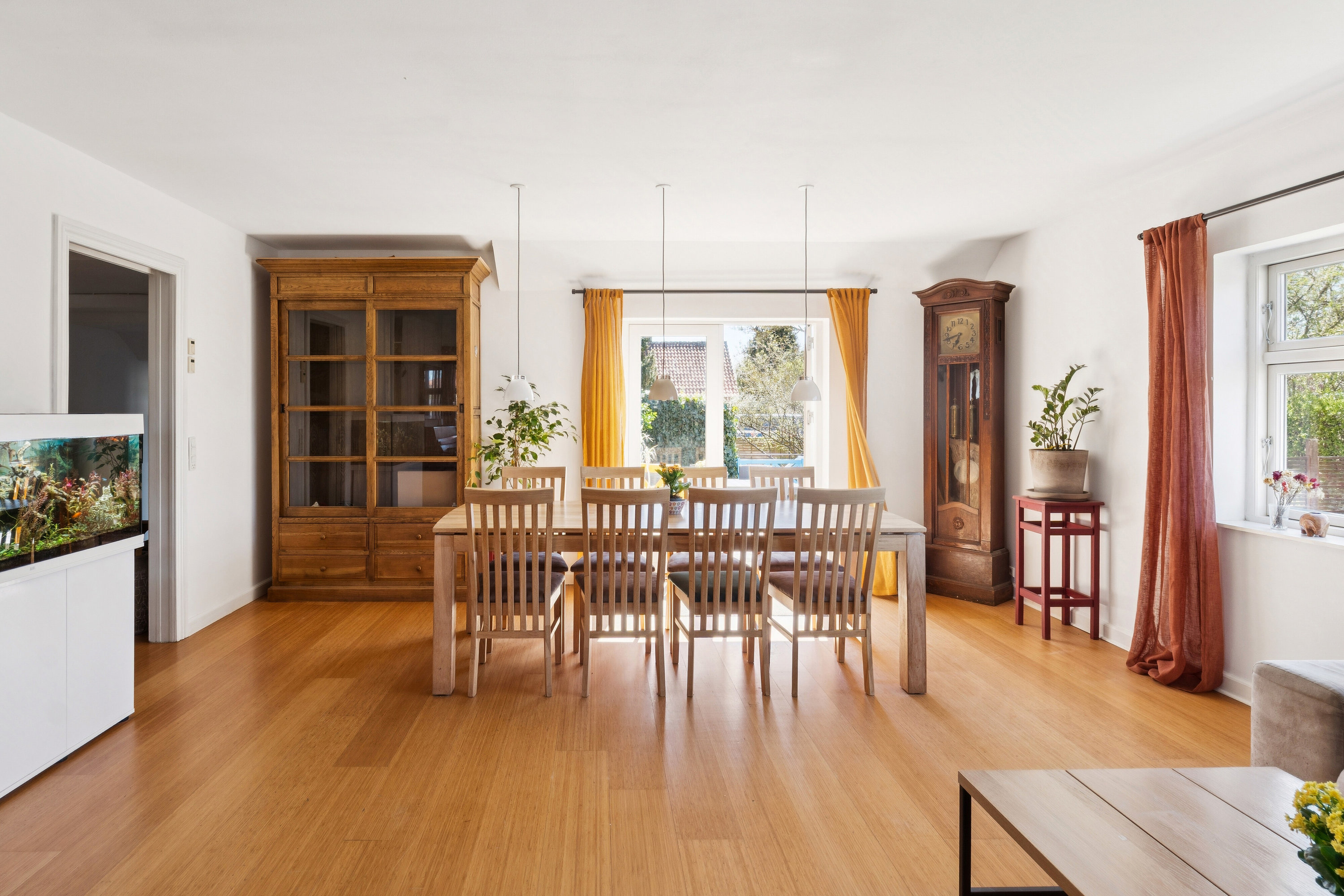 Fremhævet spiseplads billede i fuldskærmstilstand. Billede af Kløverdalen 3, 4000 Roskilde