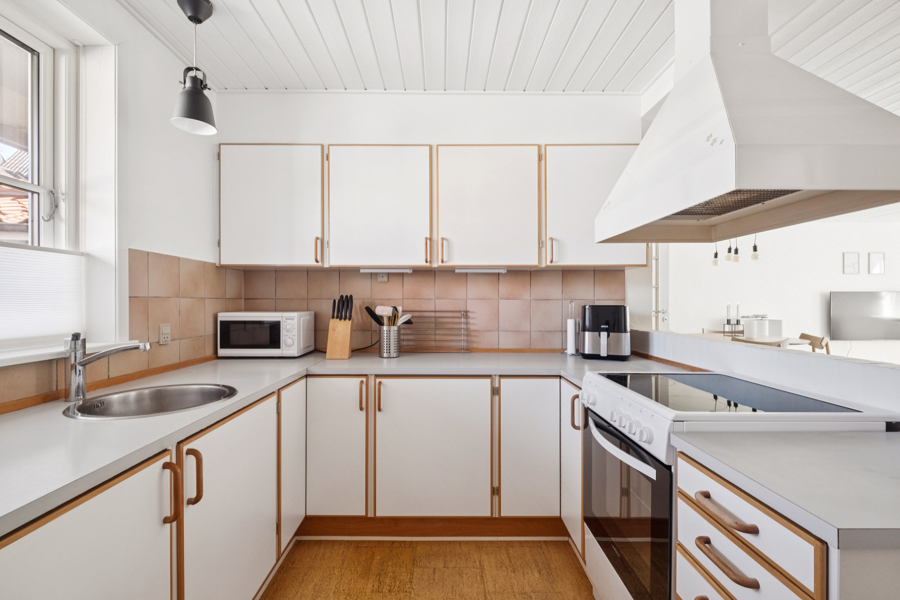 Fremhævet køkken billede i fuldskærmstilstand. Billede af Dronningensgade 25D, 9800 Hjørring