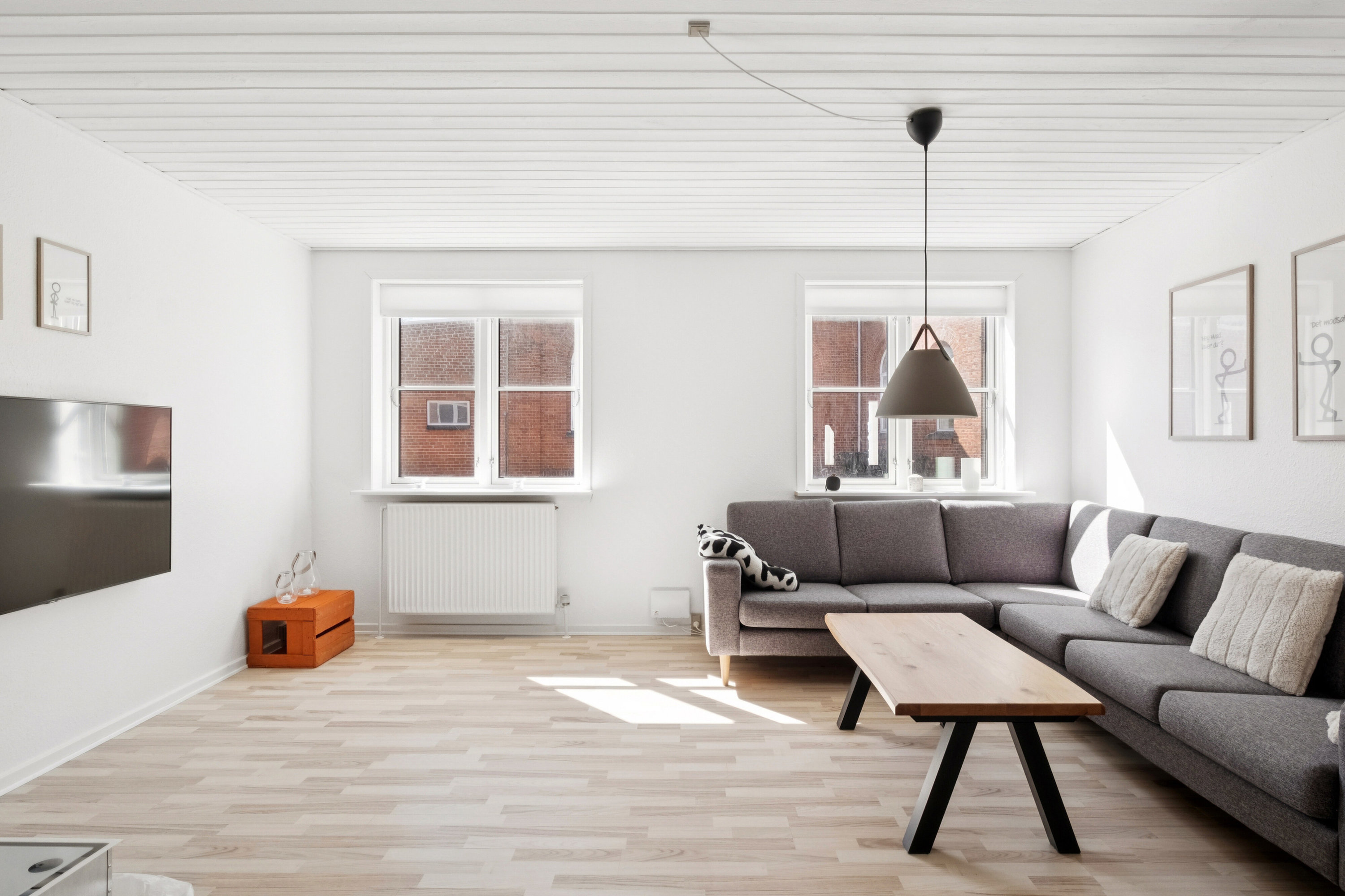 Fremhævet stue billede i fuldskærmstilstand. Billede af Dronningensgade 25D, 9800 Hjørring