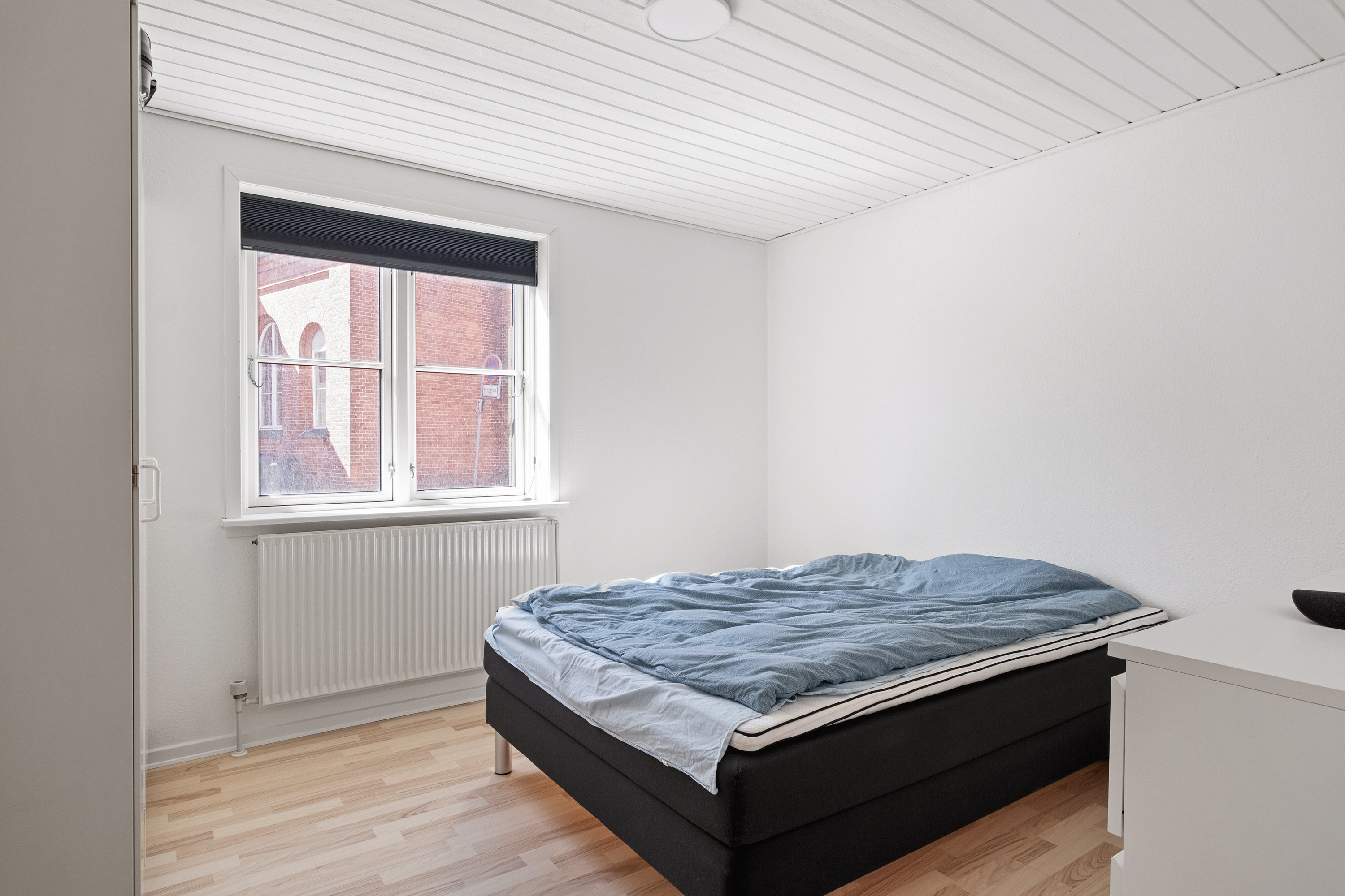 Fremhævet soveværelse billede i fuldskærmstilstand. Billede af Dronningensgade 25D, 9800 Hjørring