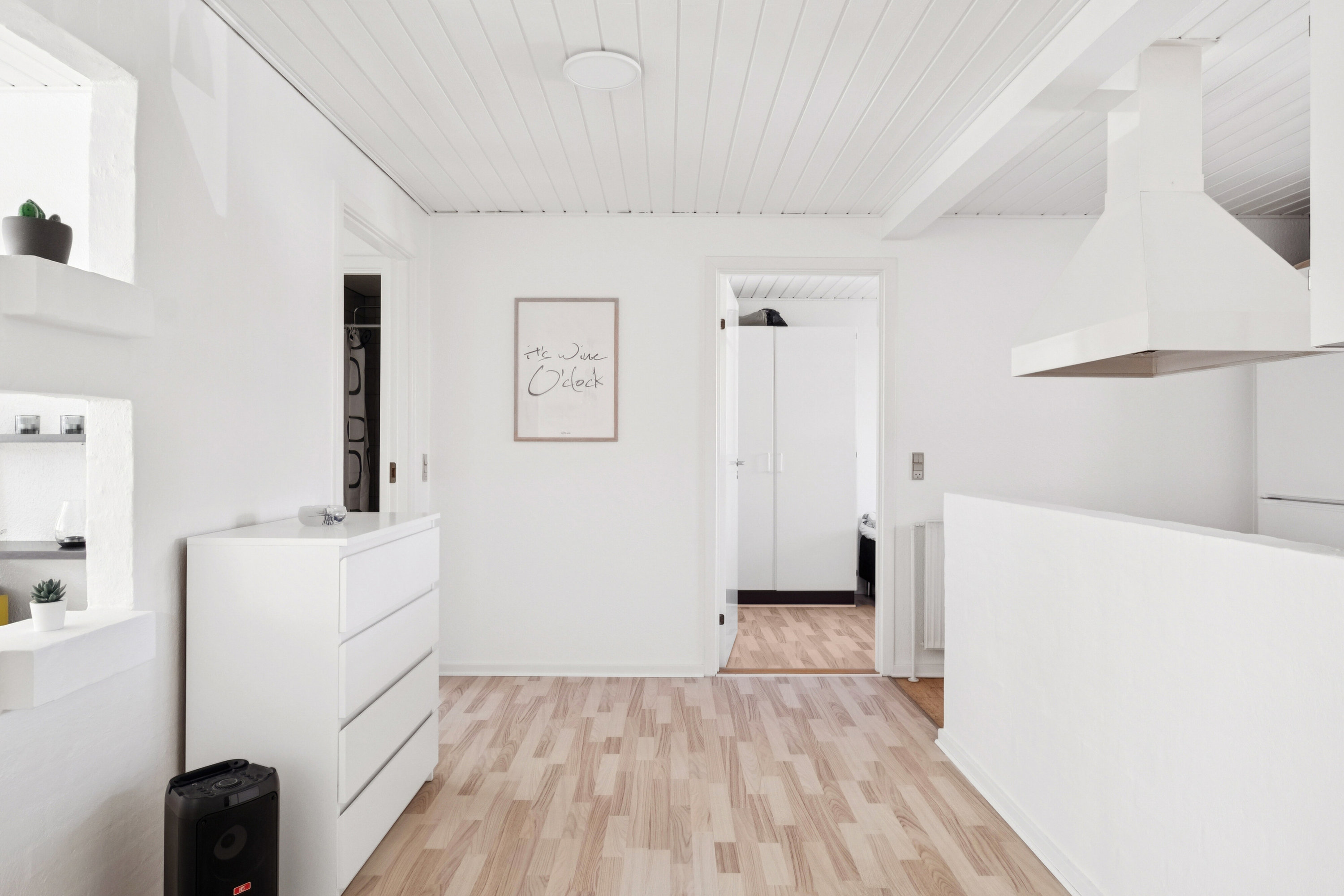 Fremhævet indendørs billede i fuldskærmstilstand. Billede af Dronningensgade 25D, 9800 Hjørring