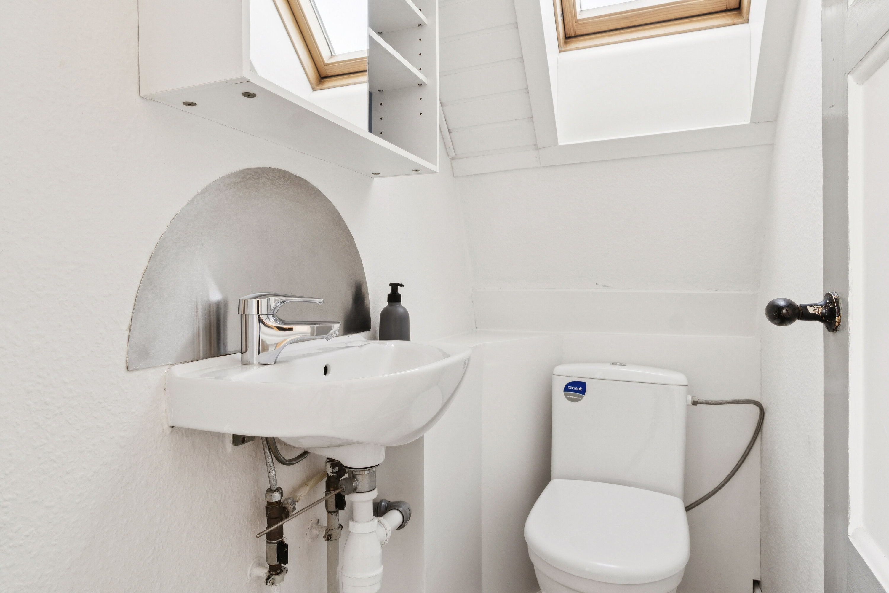 Fremhævet toilet billede i fuldskærmstilstand. Billede af Bregentvedvej 47, 4690 Haslev