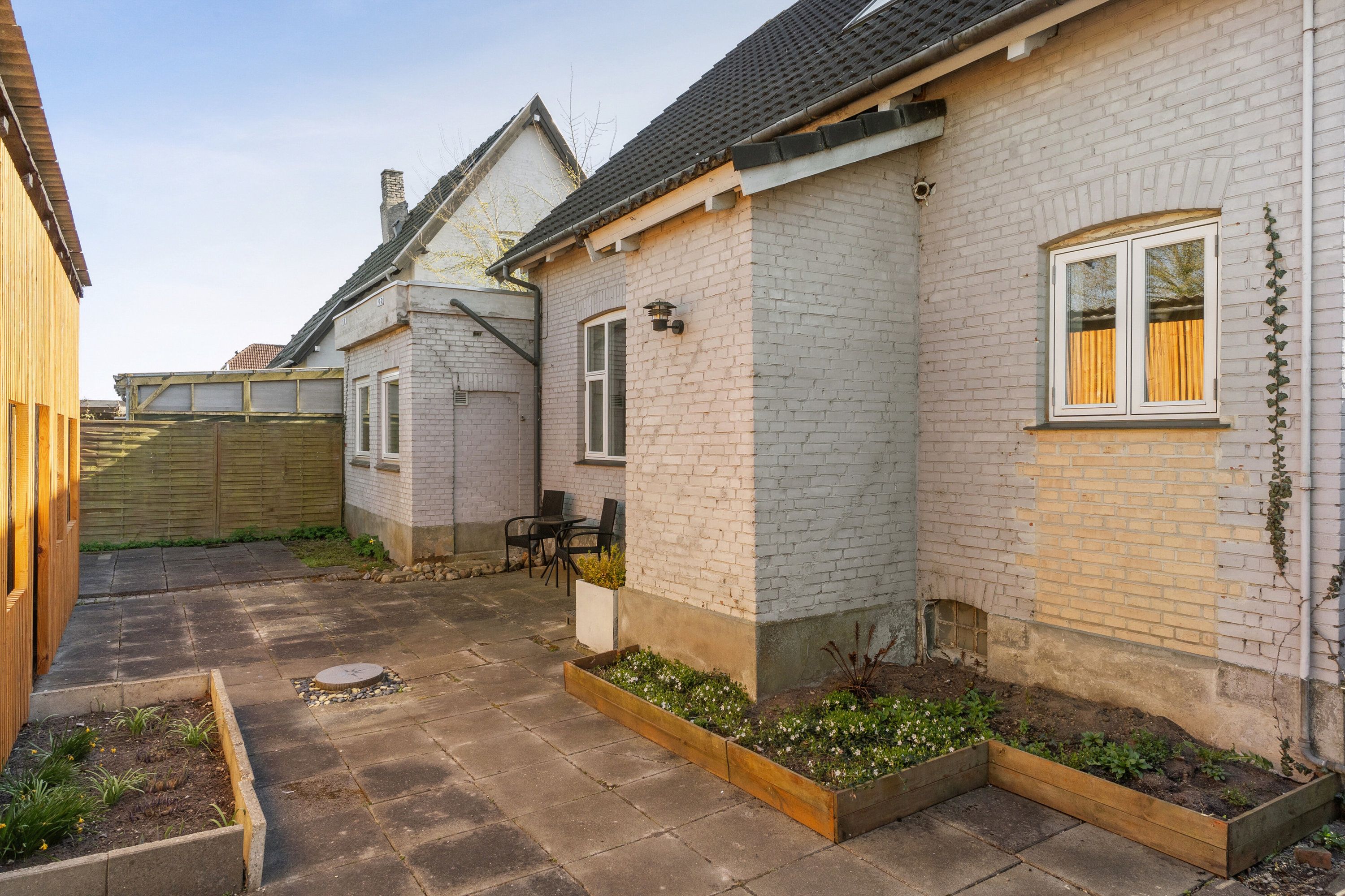 Fremhævet set fra vejen billede i fuldskærmstilstand. Billede af Bregentvedvej 47, 4690 Haslev