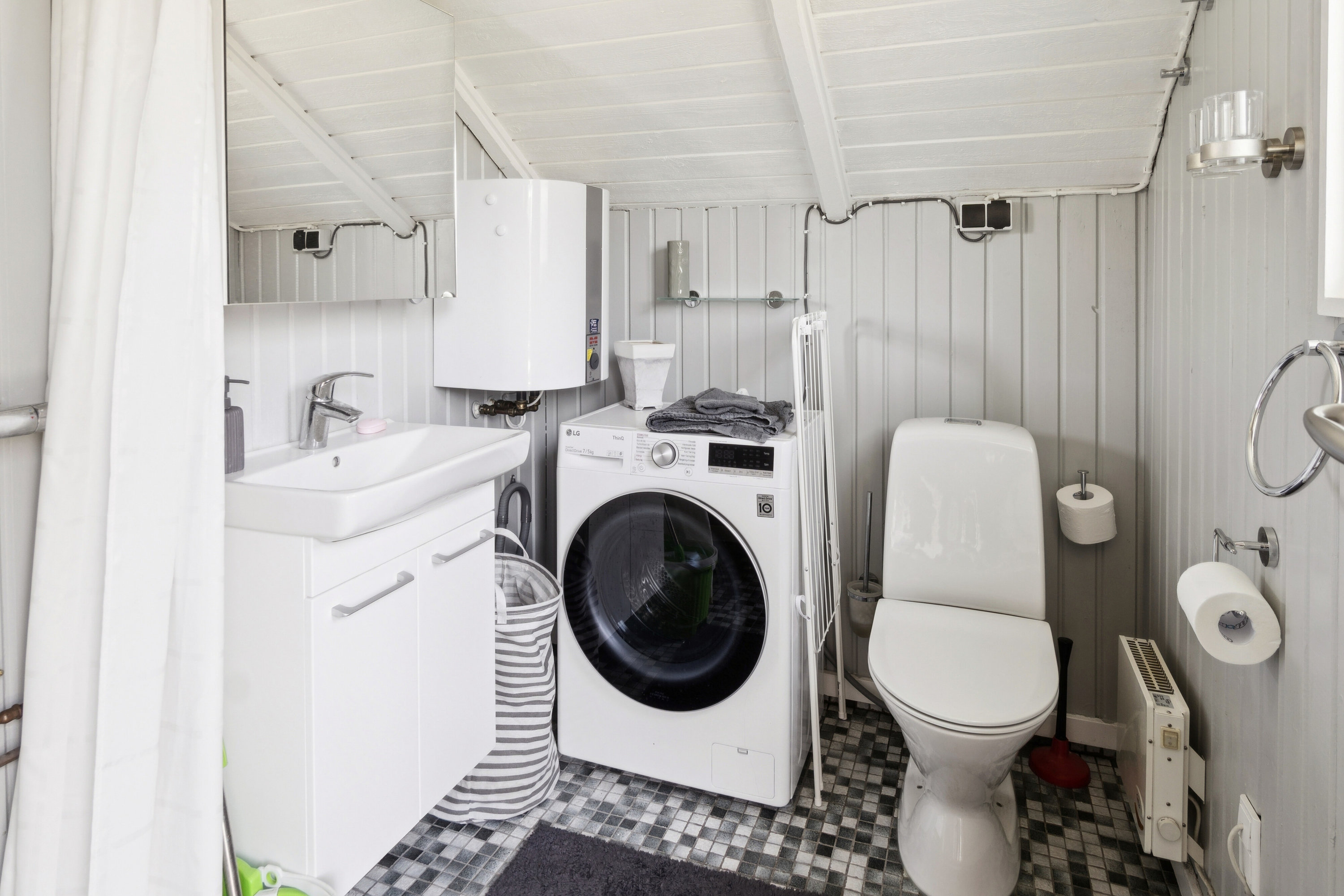 Fremhævet toilet billede i fuldskærmstilstand. Billede af Pilemosevej 13, Kaldred, 4593 Eskebjerg