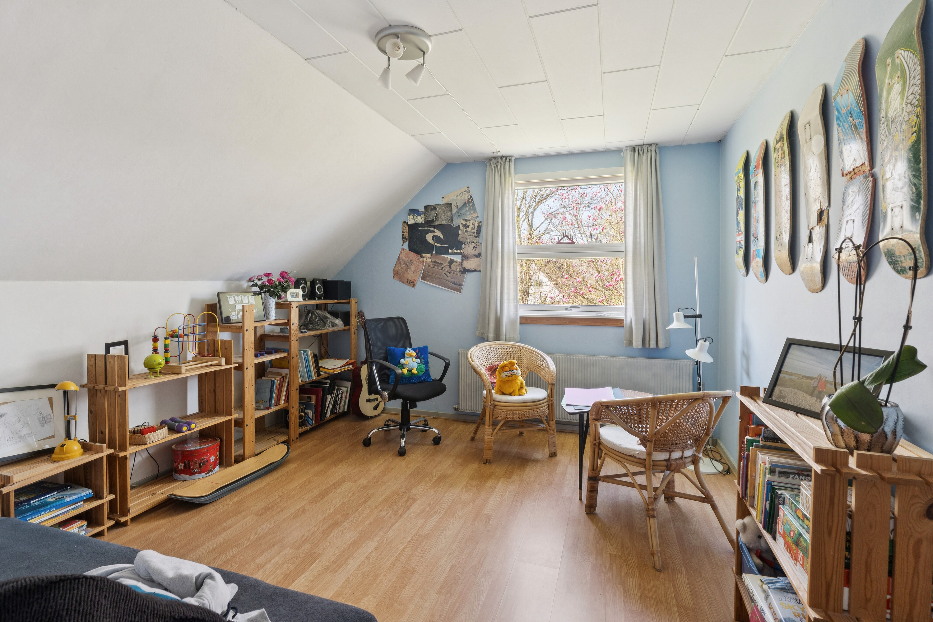 Fremhævet børneværelse billede i fuldskærmstilstand. Billede af Møllegårdsvej 2, Osted, 4320 Lejre