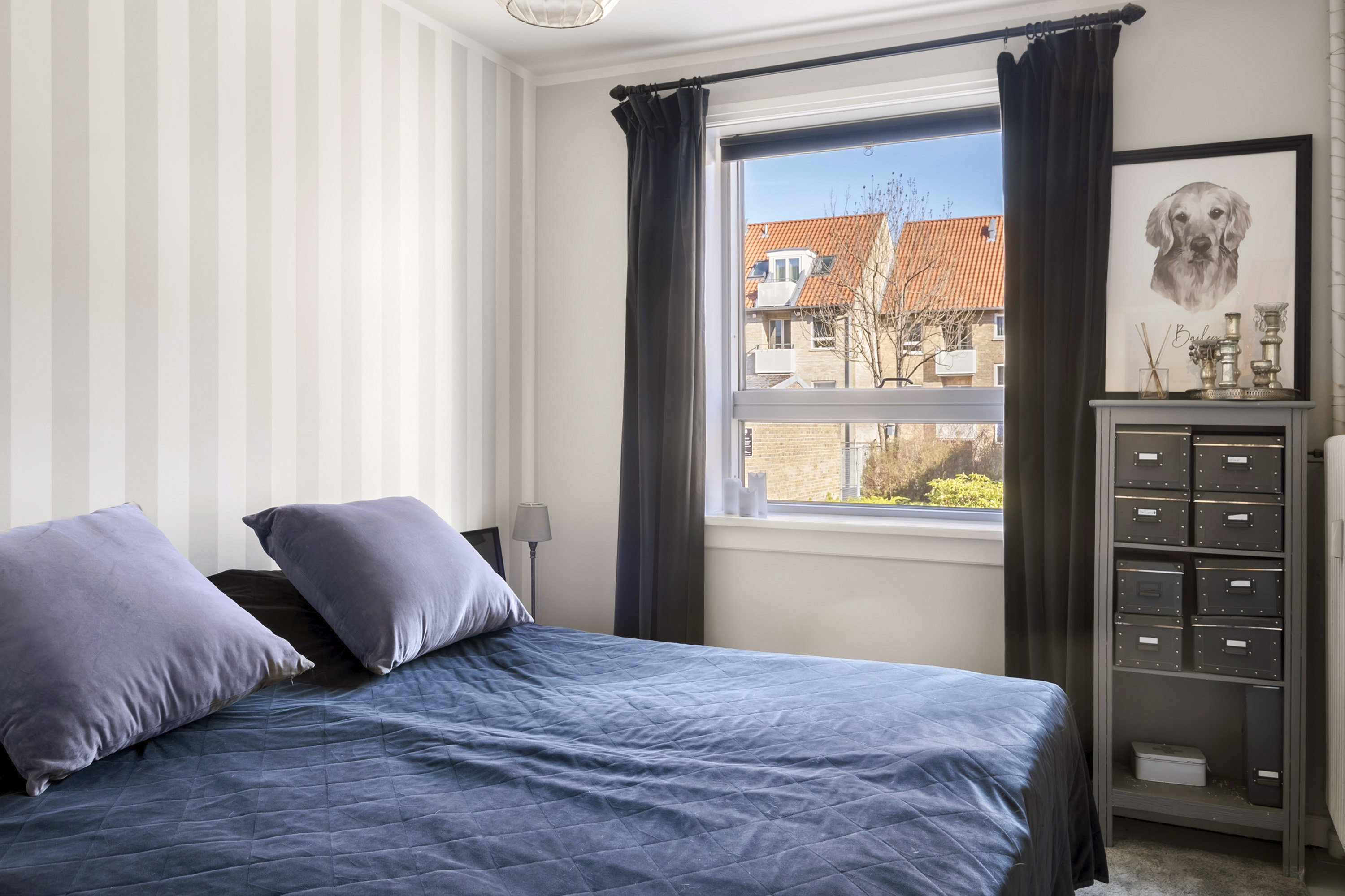 Fremhævet soveværelse billede i fuldskærmstilstand. Billede af Tværbommen 43, st.. th., 2820 Gentofte