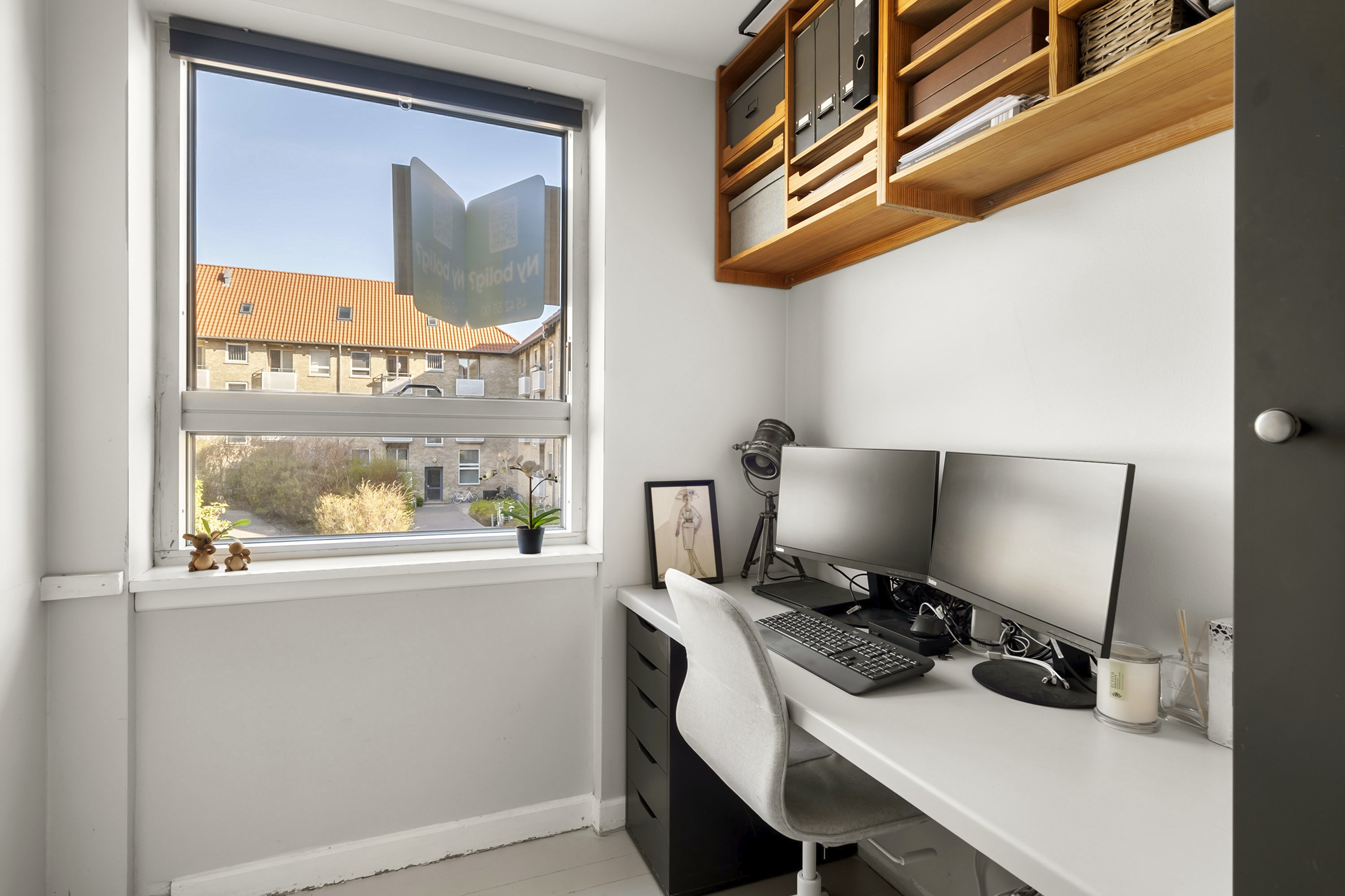 Fremhævet kontor billede i fuldskærmstilstand. Billede af Tværbommen 43, st.. th., 2820 Gentofte