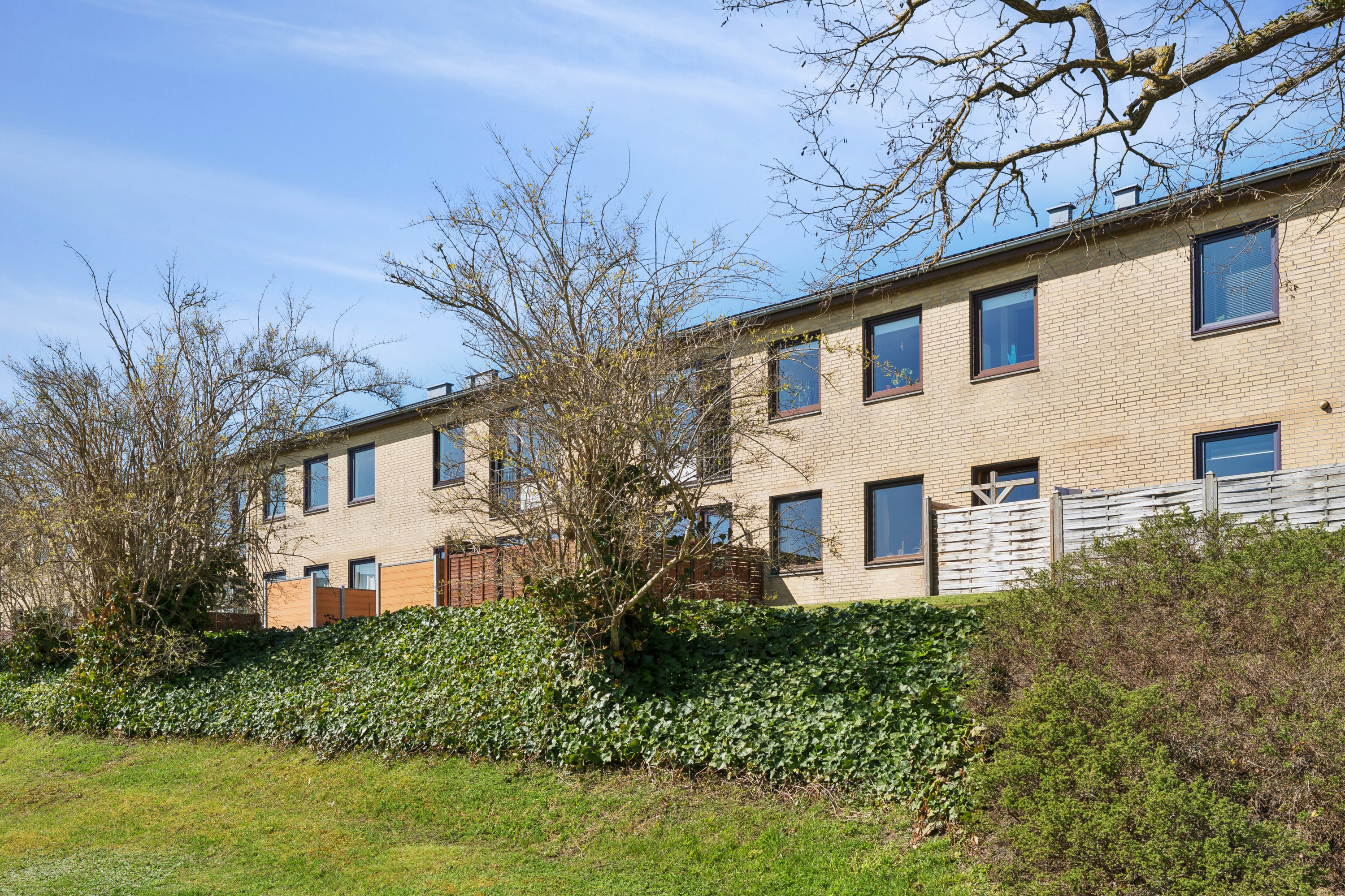 Fremhævet andet billede i fuldskærmstilstand. Billede af Blomstermarken 107, 1. tv., 9000 Aalborg