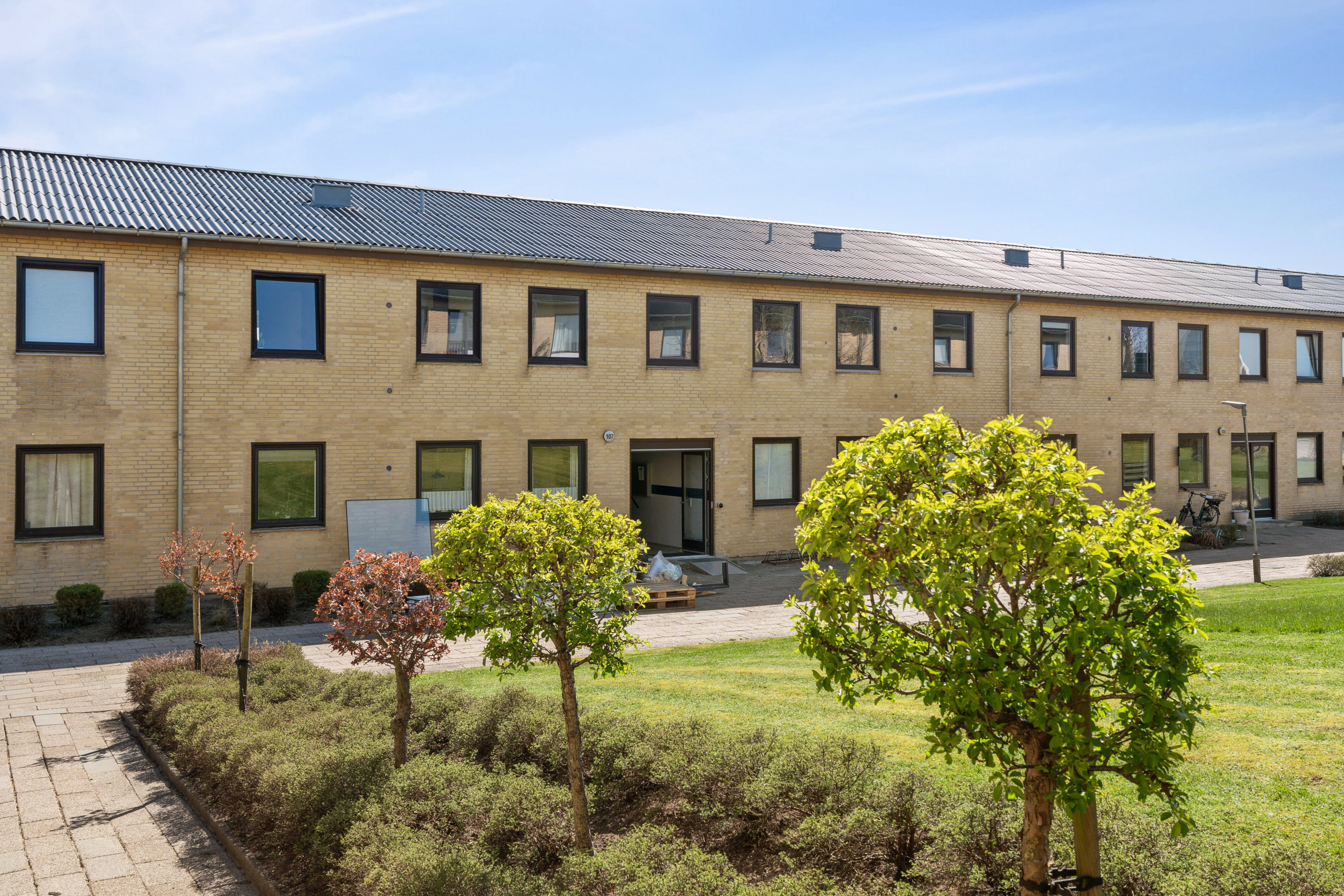 Fremhævet andet billede i fuldskærmstilstand. Billede af Blomstermarken 107, 1. tv., 9000 Aalborg