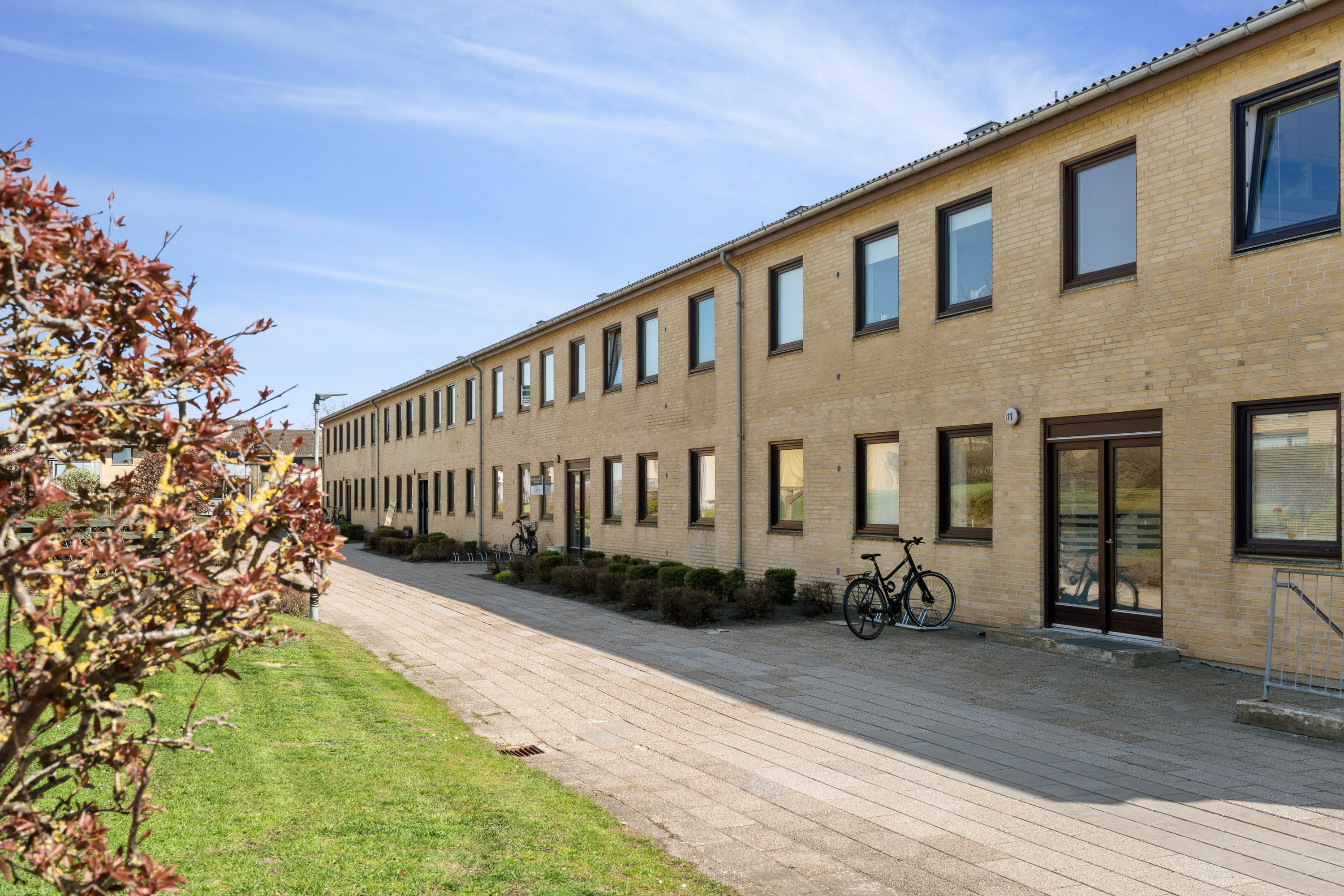 Fremhævet andet billede i fuldskærmstilstand. Billede af Blomstermarken 107, 1. tv., 9000 Aalborg