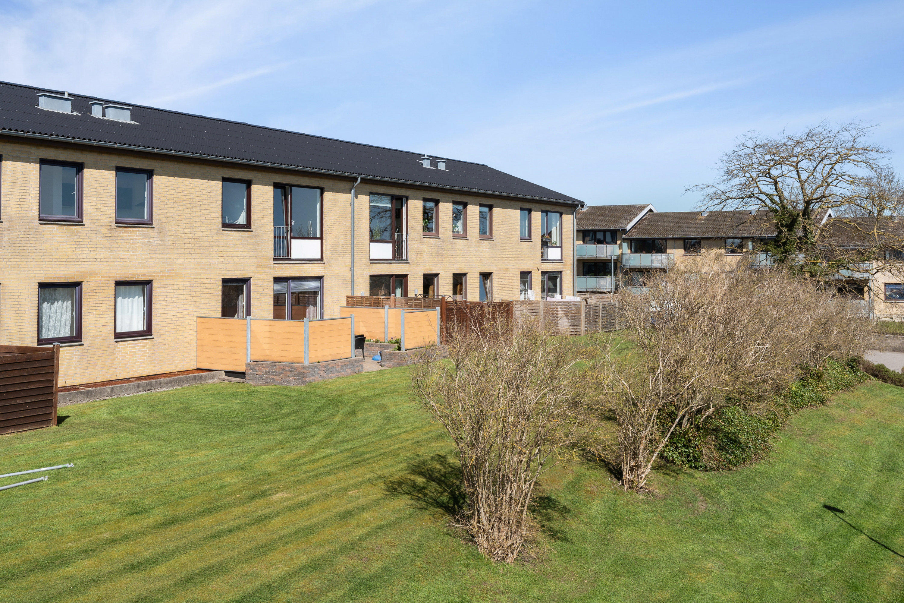 Fremhævet andet billede i fuldskærmstilstand. Billede af Blomstermarken 107, 1. tv., 9000 Aalborg