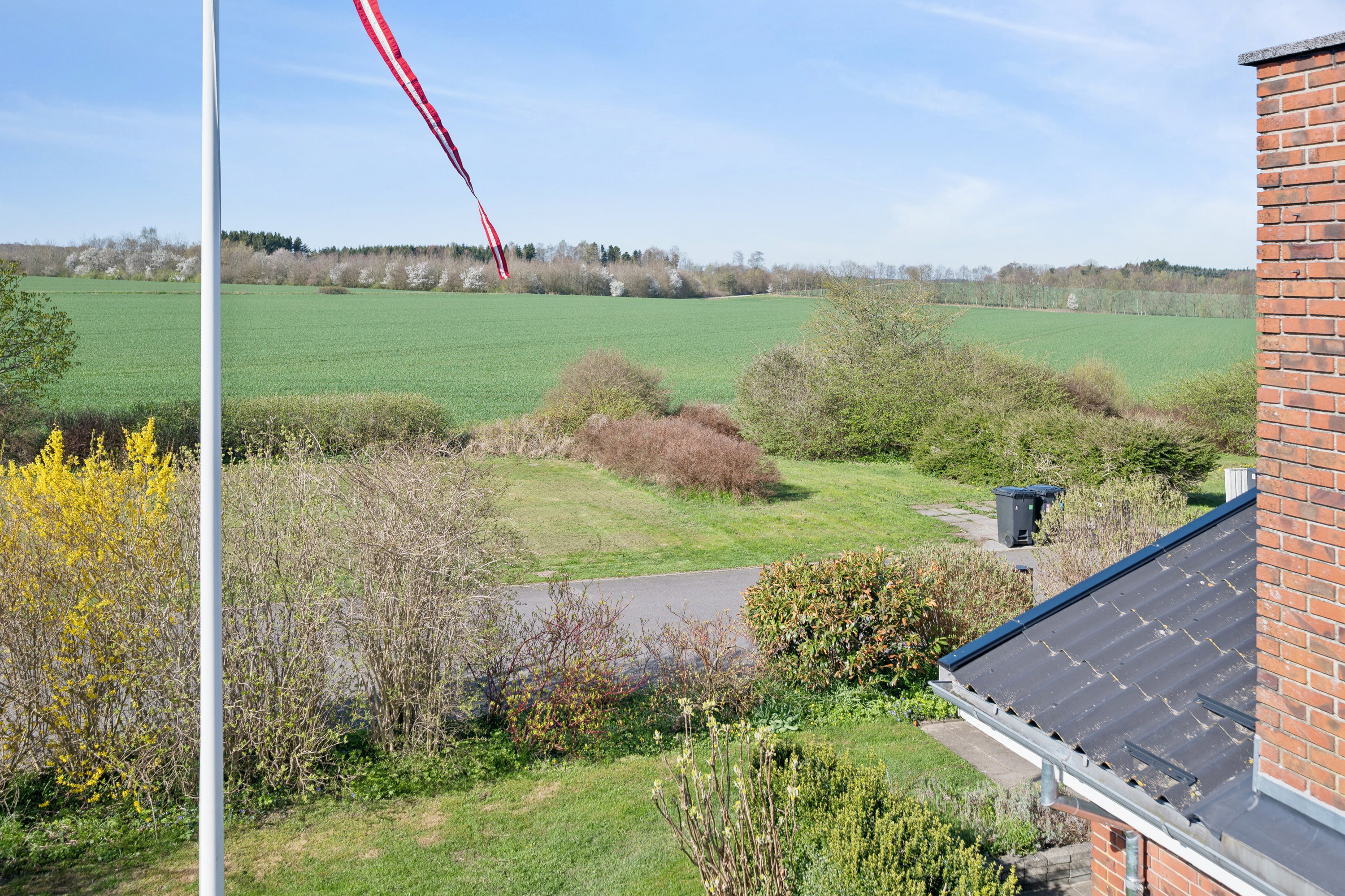 Fremhævet udsigt billede i fuldskærmstilstand. Billede af Tinningvej 25, Foldby, 8382 Hinnerup