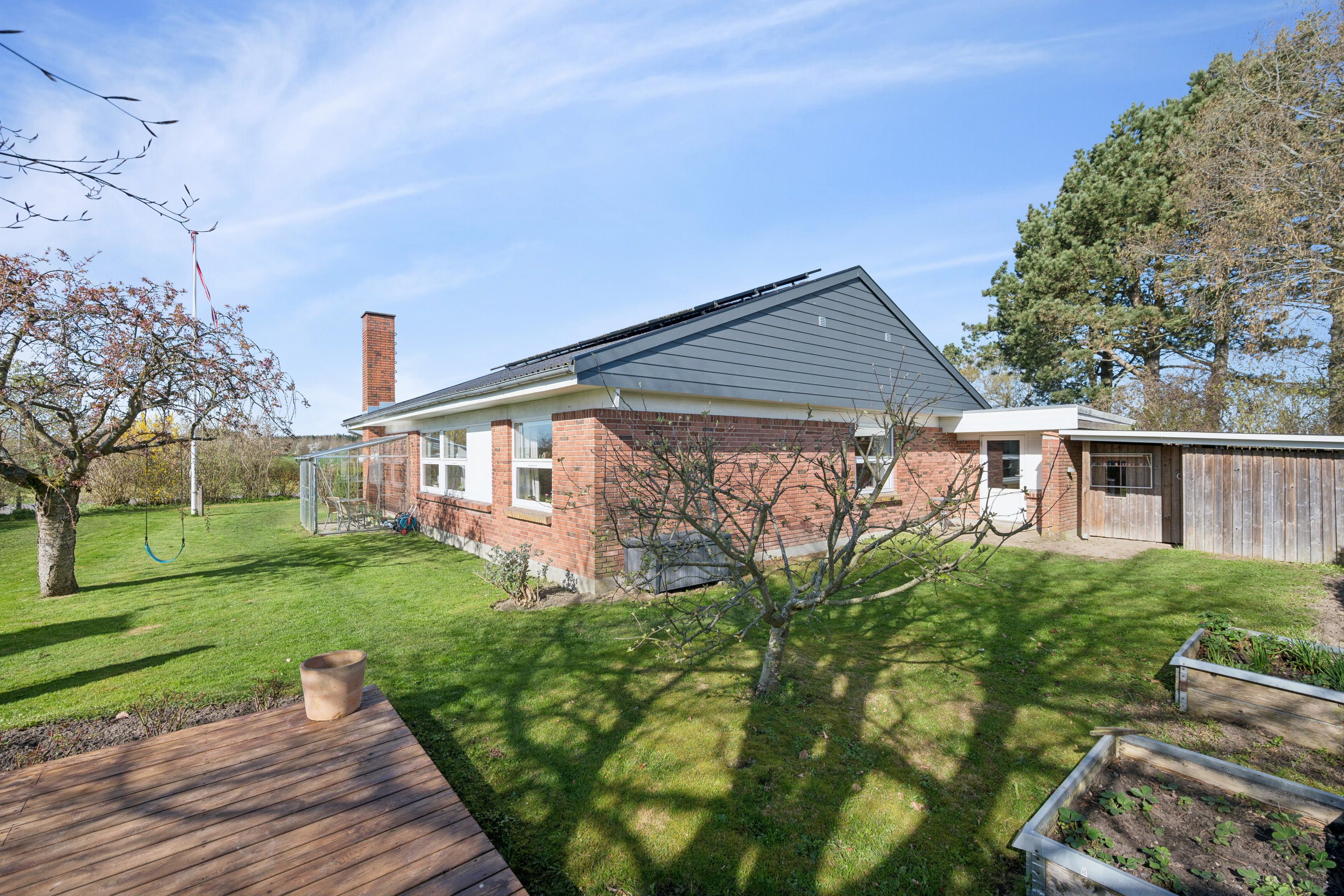 Fremhævet andet billede i fuldskærmstilstand. Billede af Tinningvej 25, Foldby, 8382 Hinnerup