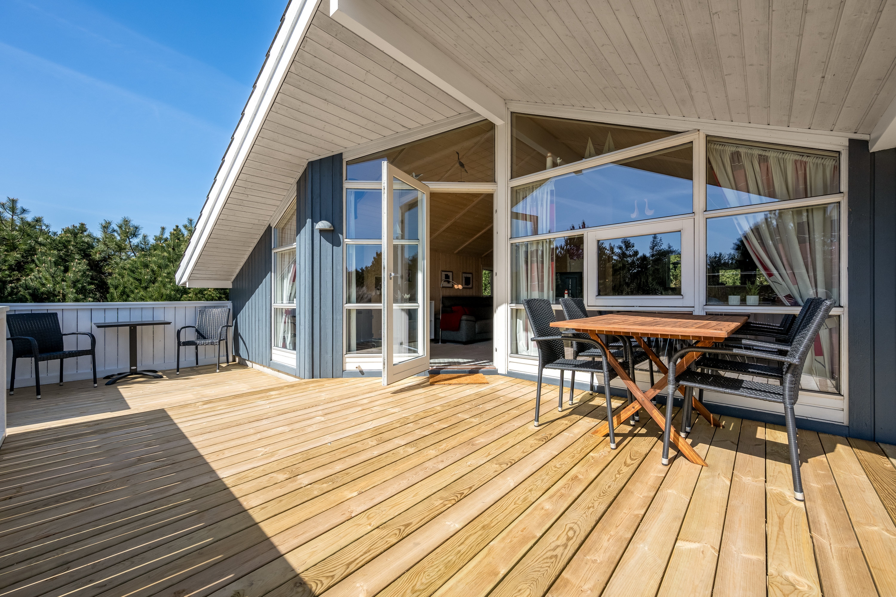 Fremhævet terrasse billede i fuldskærmstilstand. Billede af Rauhesvej 3, Bjerregaard, 6960 Hvide Sande