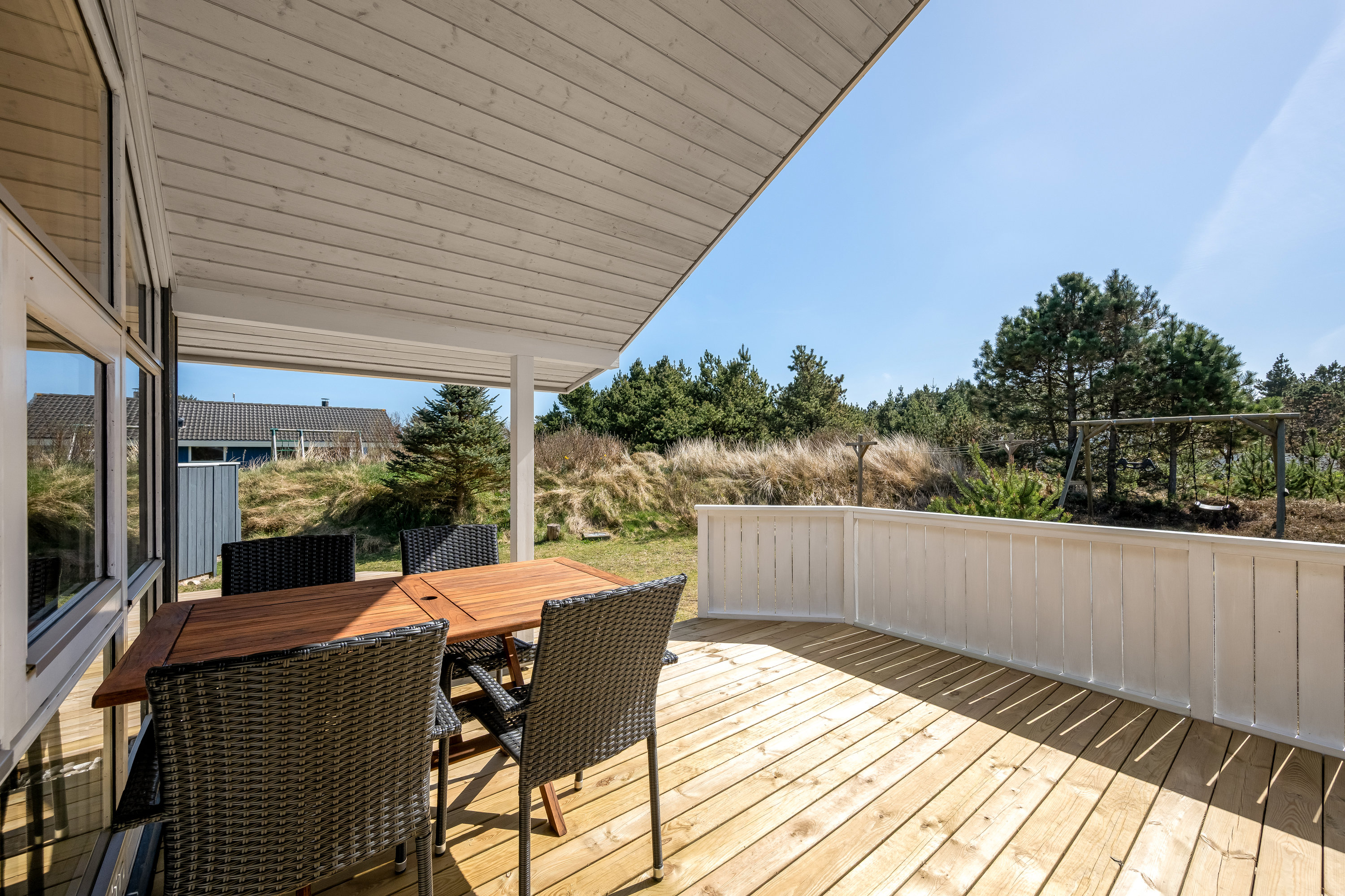 Fremhævet overdækket terrasse billede i fuldskærmstilstand. Billede af Rauhesvej 3, Bjerregaard, 6960 Hvide Sande