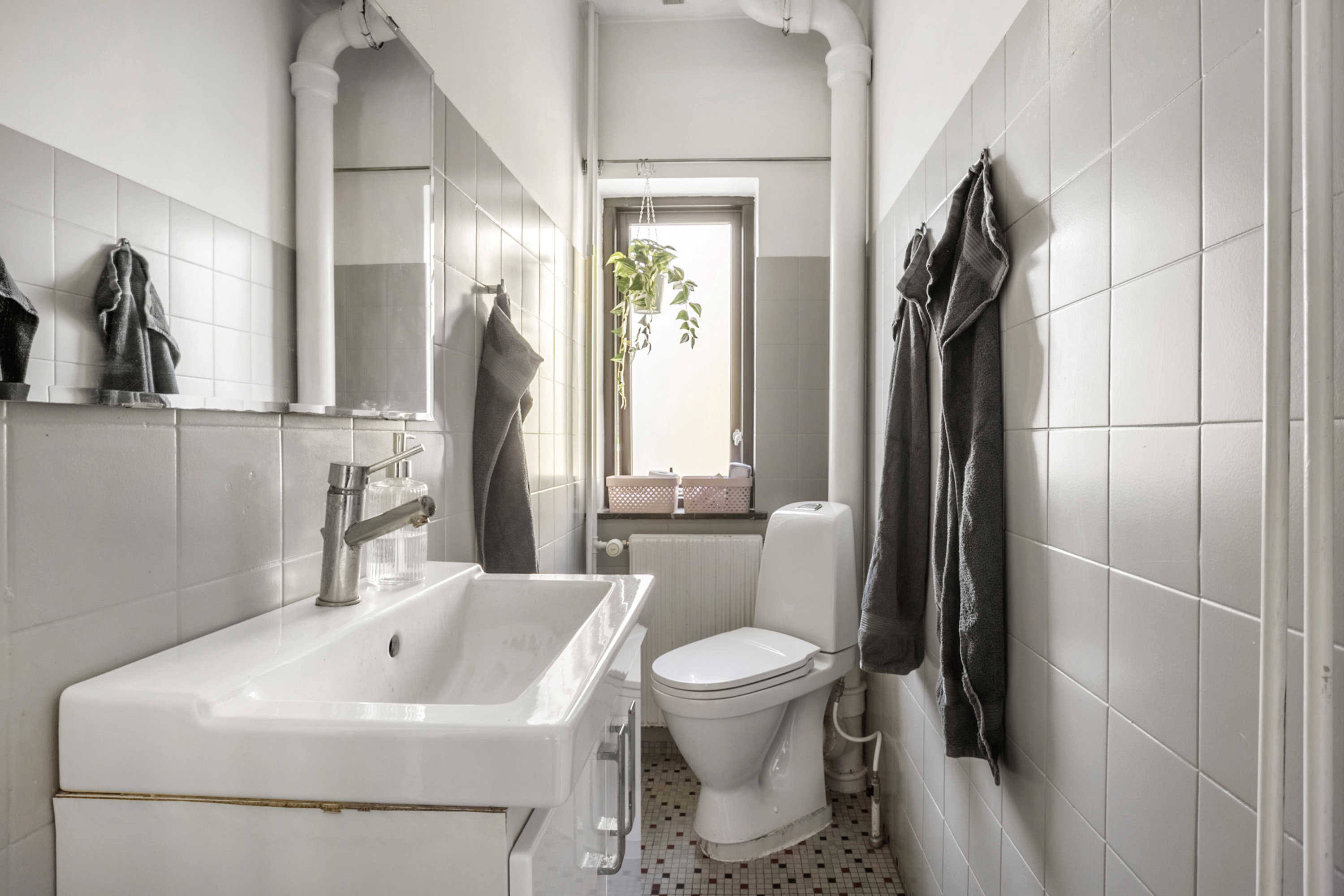 Fremhævet toilet billede i fuldskærmstilstand. Billede af Lærkevej 7, Halsskov, 4220 Korsør