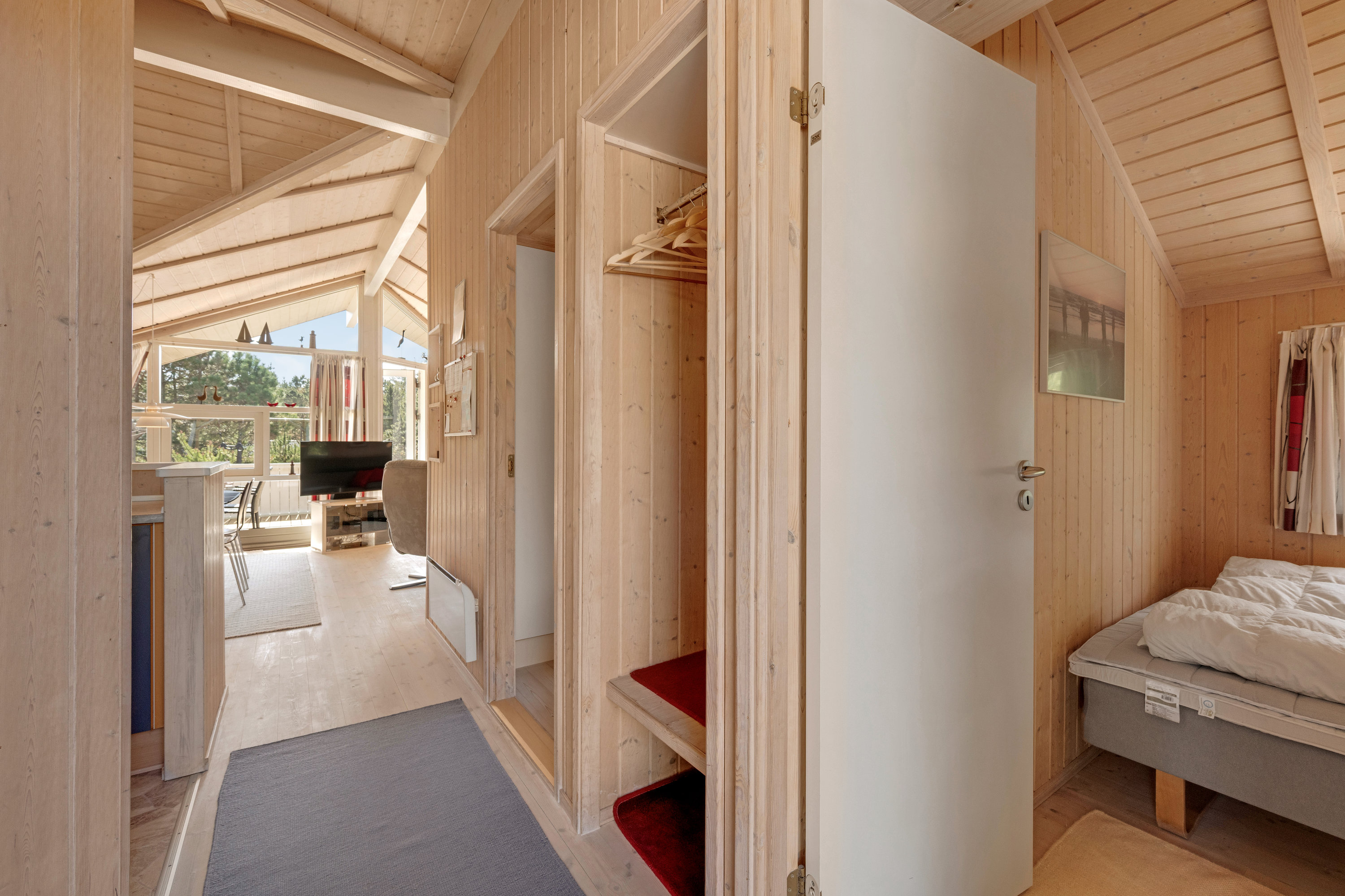 Fremhævet gang billede i fuldskærmstilstand. Billede af Rauhesvej 3, Bjerregaard, 6960 Hvide Sande