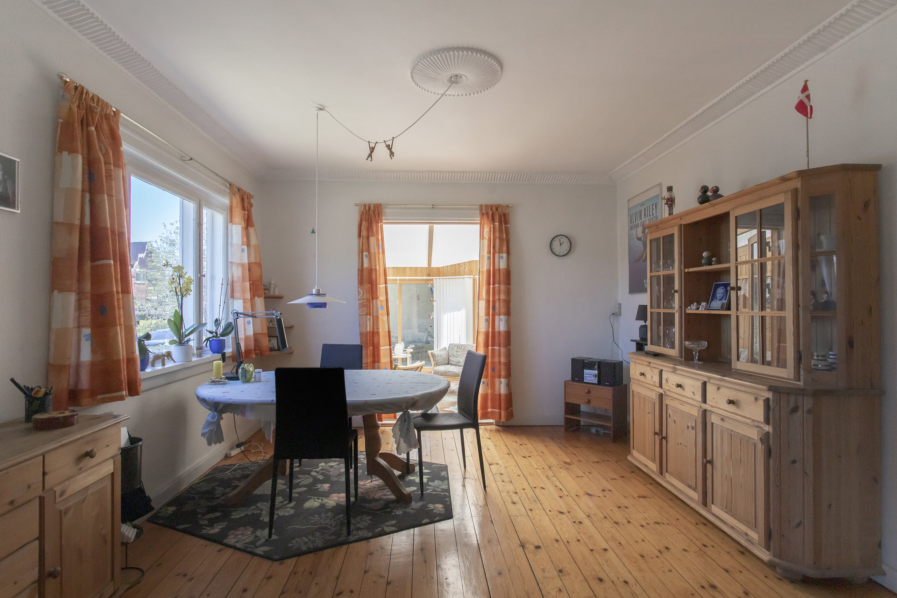 Fremhævet stue billede i fuldskærmstilstand. Billede af Balsamvej 4, 2770 Kastrup