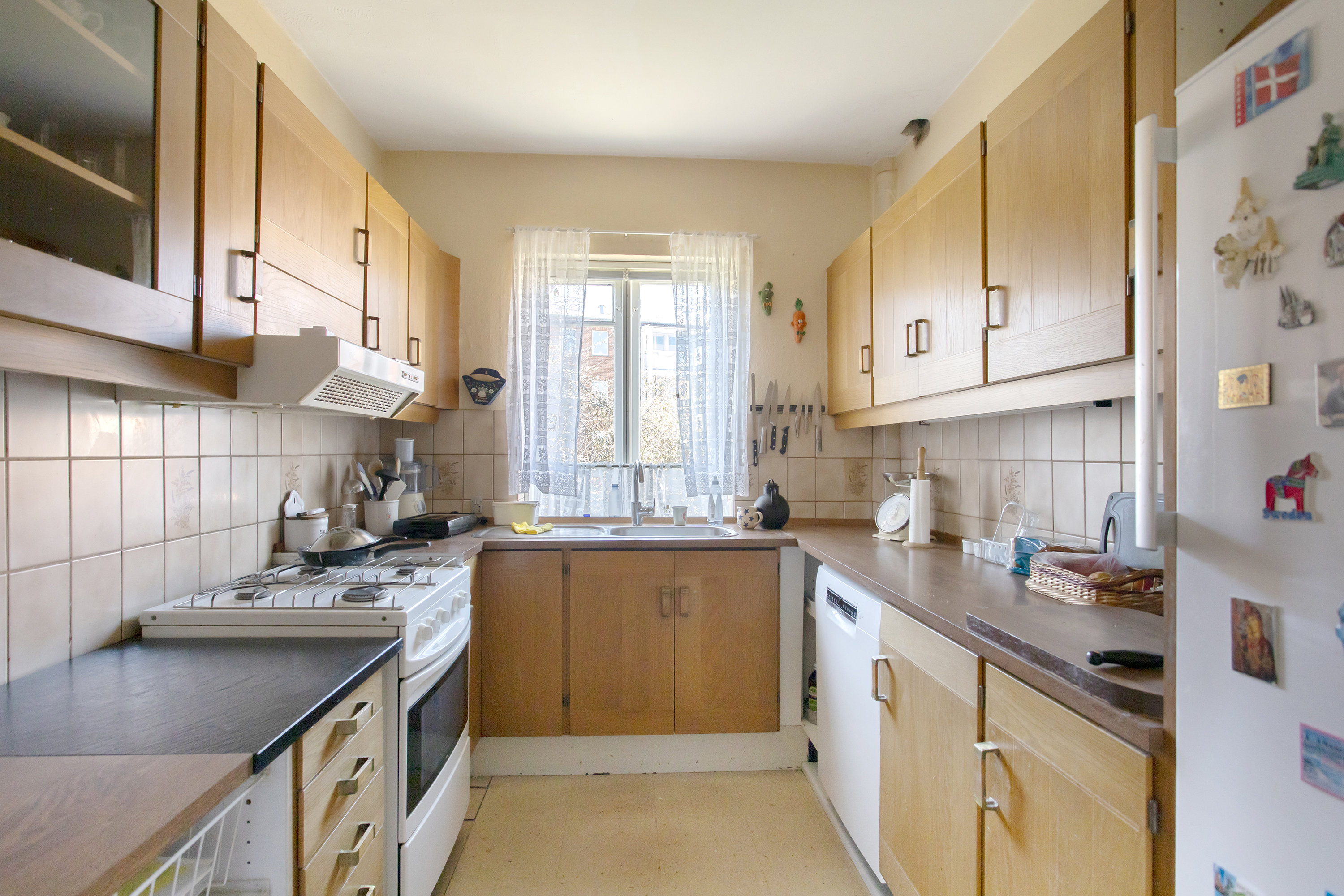 Fremhævet køkken billede i fuldskærmstilstand. Billede af Balsamvej 4, 2770 Kastrup