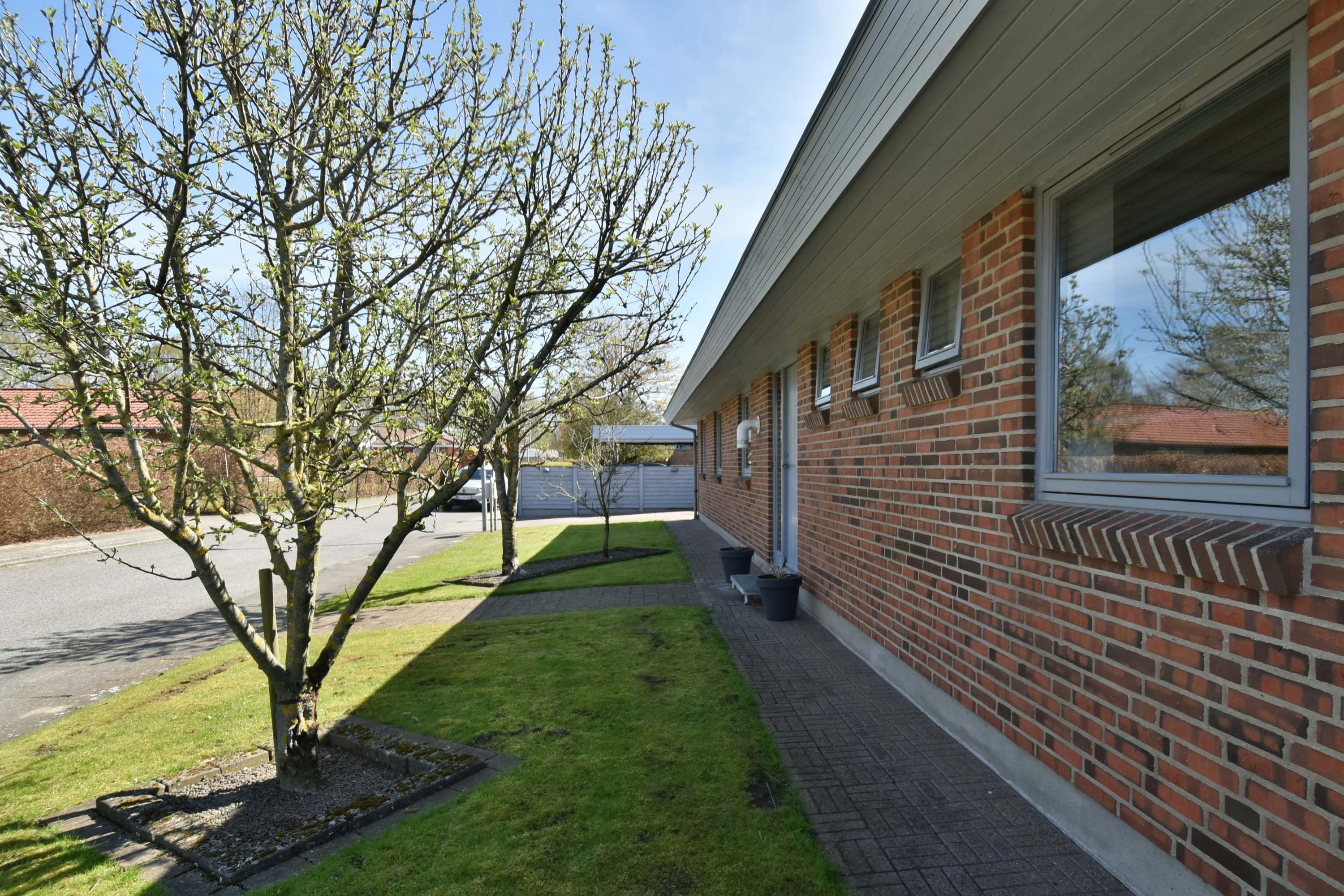 Fremhævet forhave billede i fuldskærmstilstand. Billede af Hjejlevej 155, 7451 Sunds