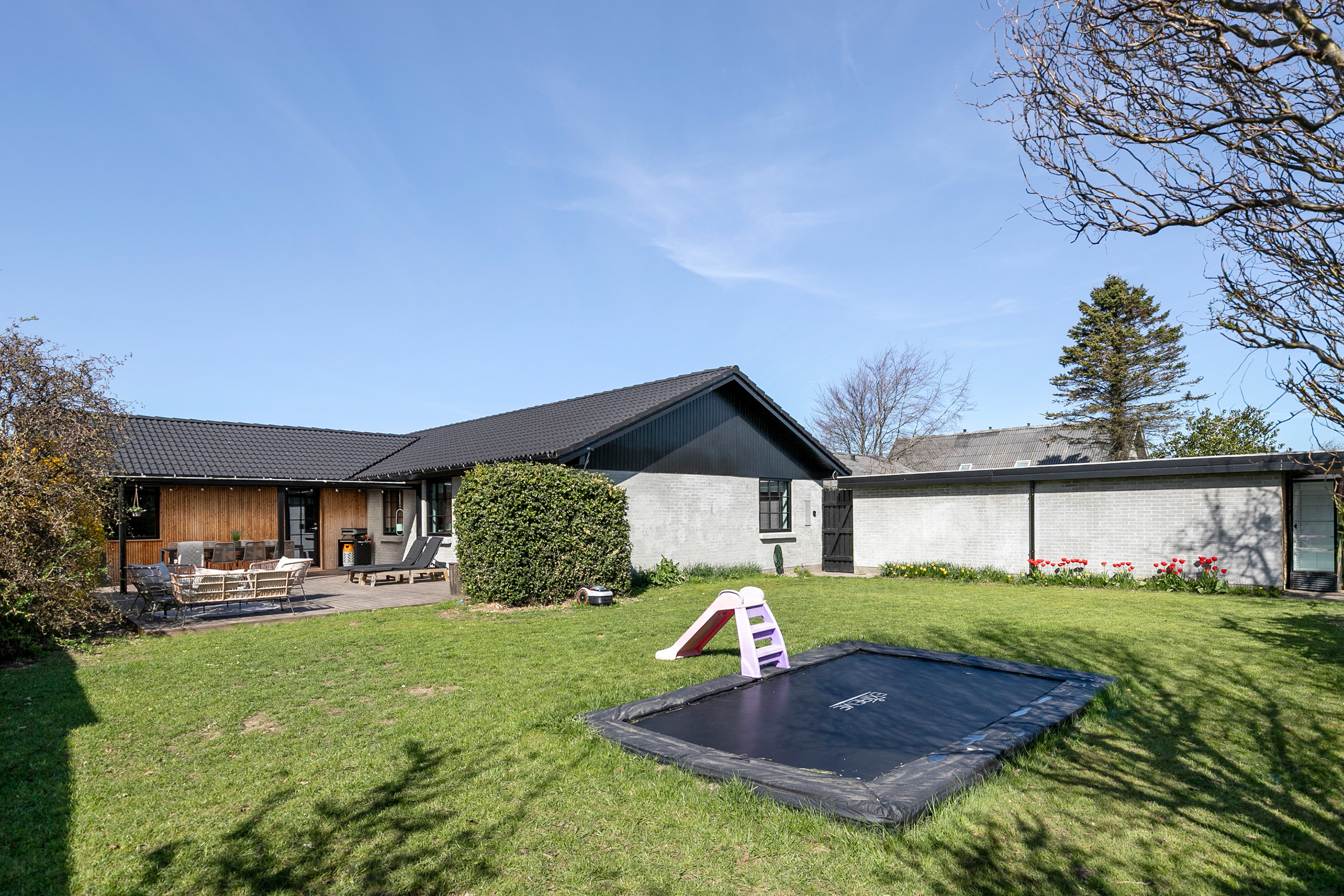 Fremhævet have billede i fuldskærmstilstand. Billede af Høgevej 15, 9440 Aabybro