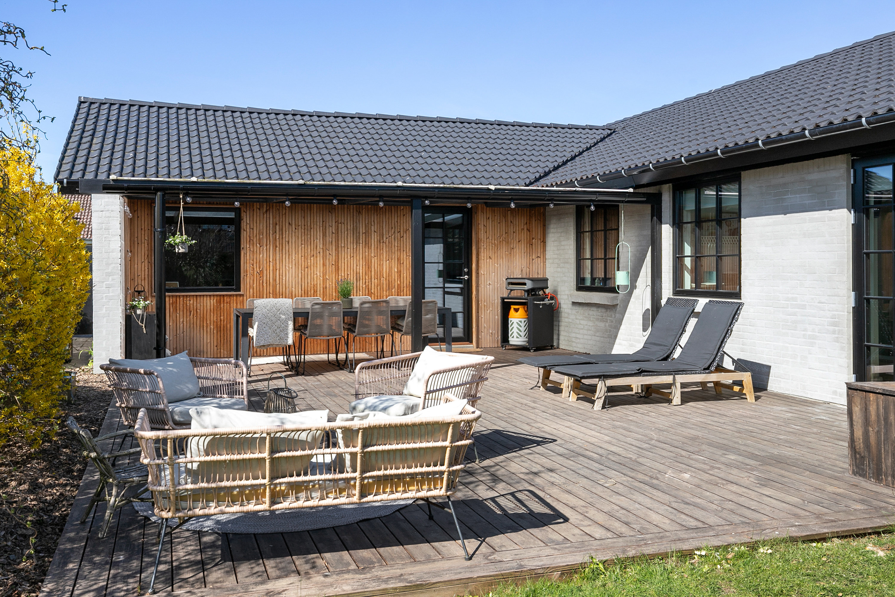 Fremhævet terrasse billede i fuldskærmstilstand. Billede af Høgevej 15, 9440 Aabybro