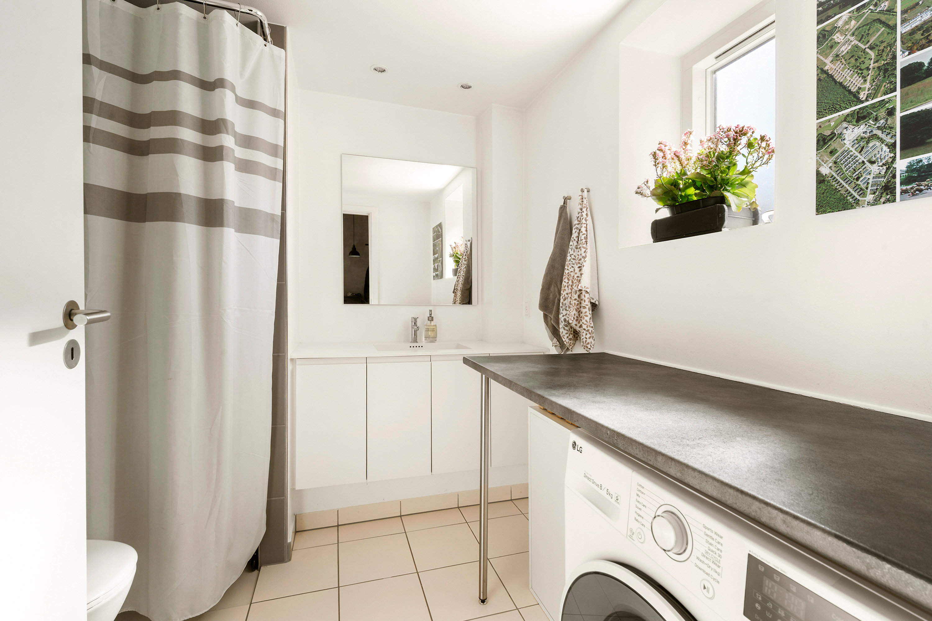 Fremhævet badeværelse billede i fuldskærmstilstand. Billede af Eskadronvænget 24, 3520 Farum