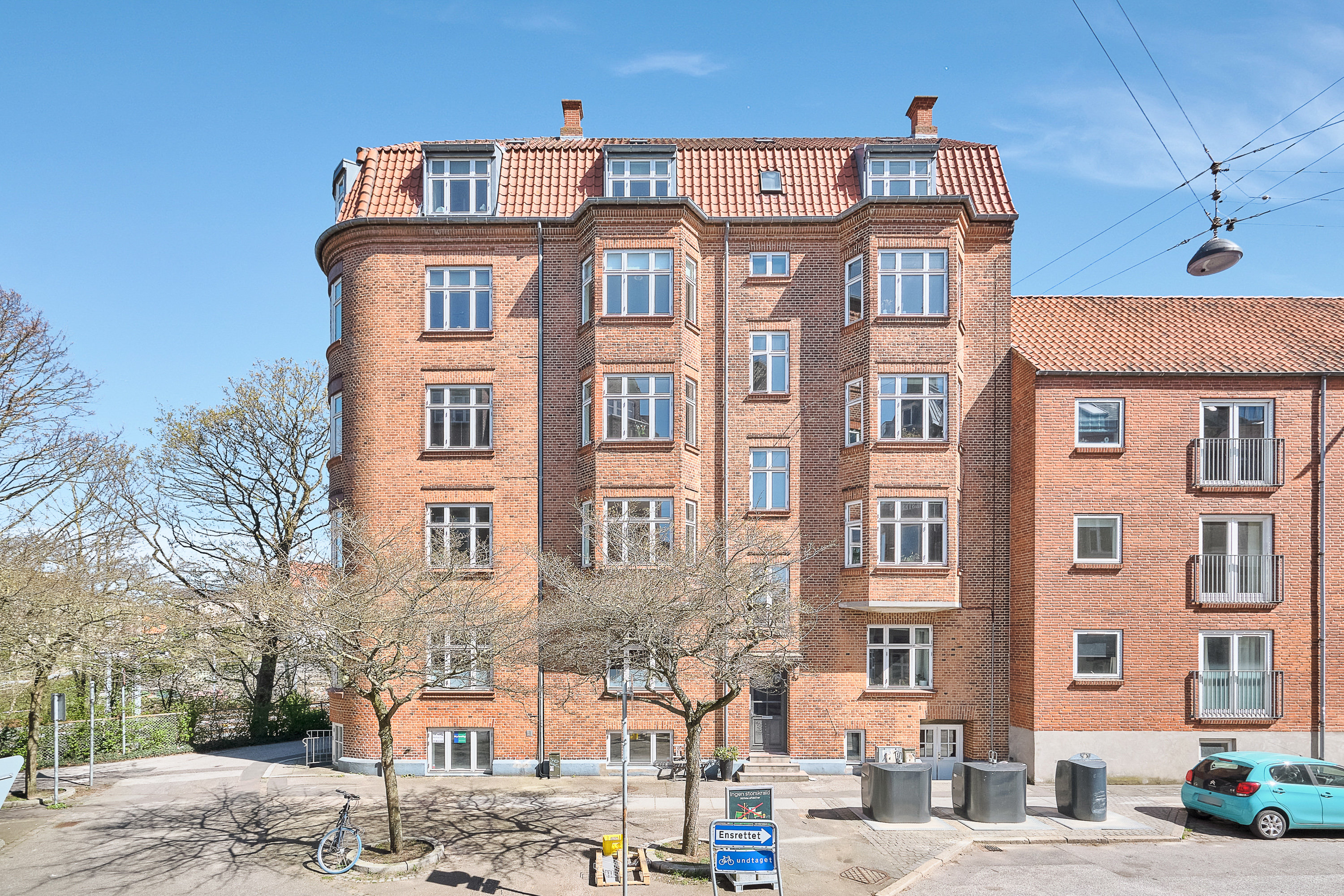 Fremhævet facade billede i fuldskærmstilstand. Billede af Ewaldsgade 14, 1. tv., 8000 Aarhus C