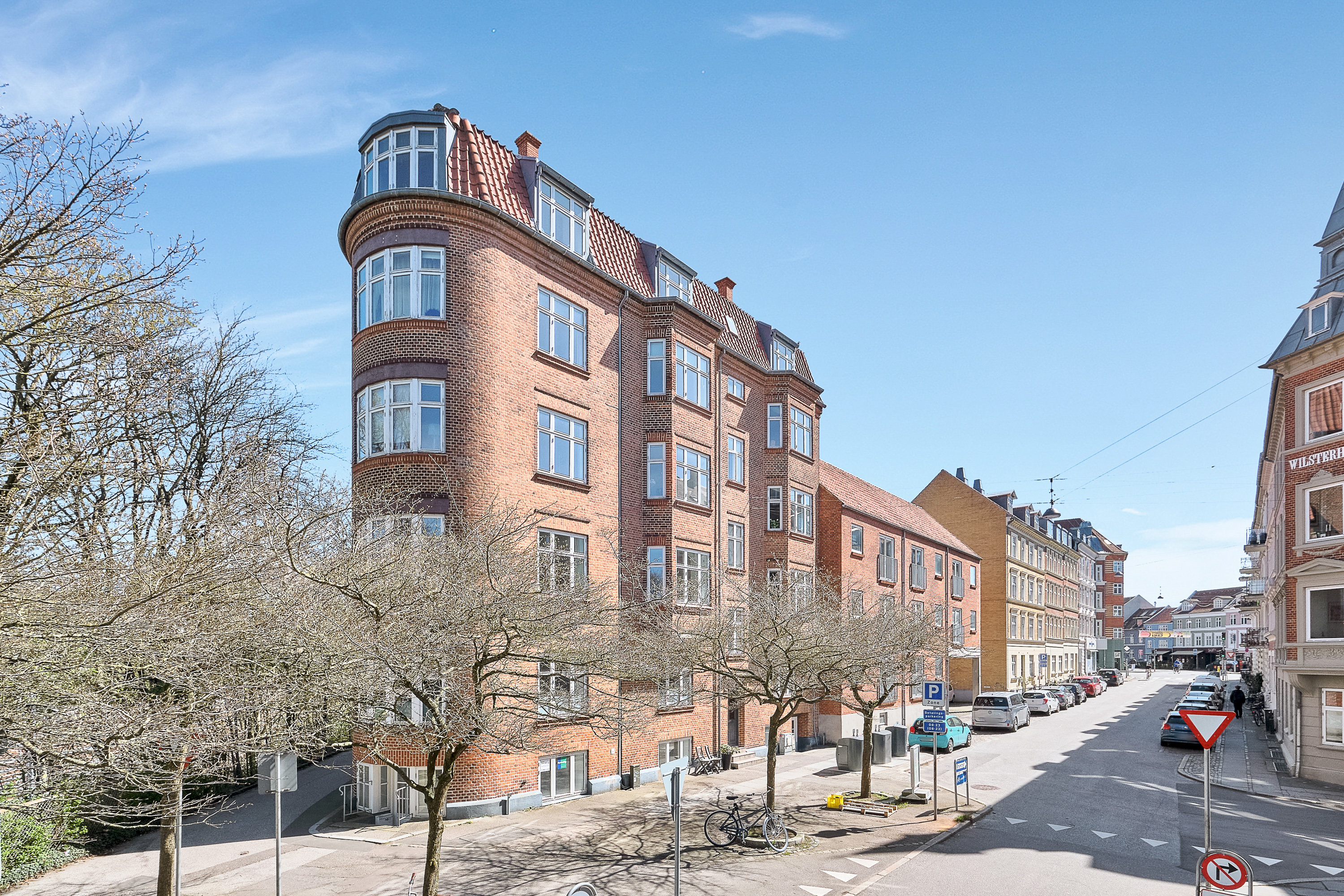 Fremhævet facade billede i fuldskærmstilstand. Billede af Ewaldsgade 14, 1. tv., 8000 Aarhus C