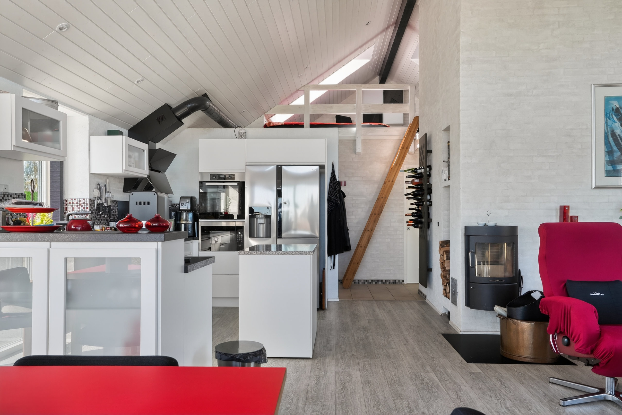 Fremhævet køkken billede i fuldskærmstilstand. Billede af To-Bjerg 136, Uglerup, 4300 Holbæk