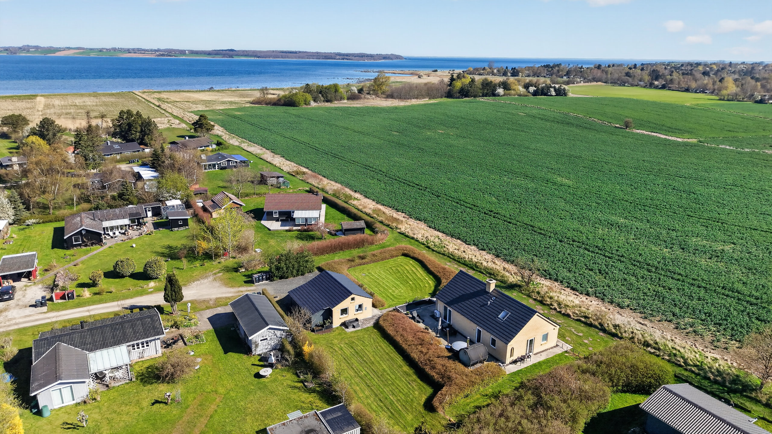 Fremhævet luftfoto billede i fuldskærmstilstand. Billede af To-Bjerg 136, Uglerup, 4300 Holbæk