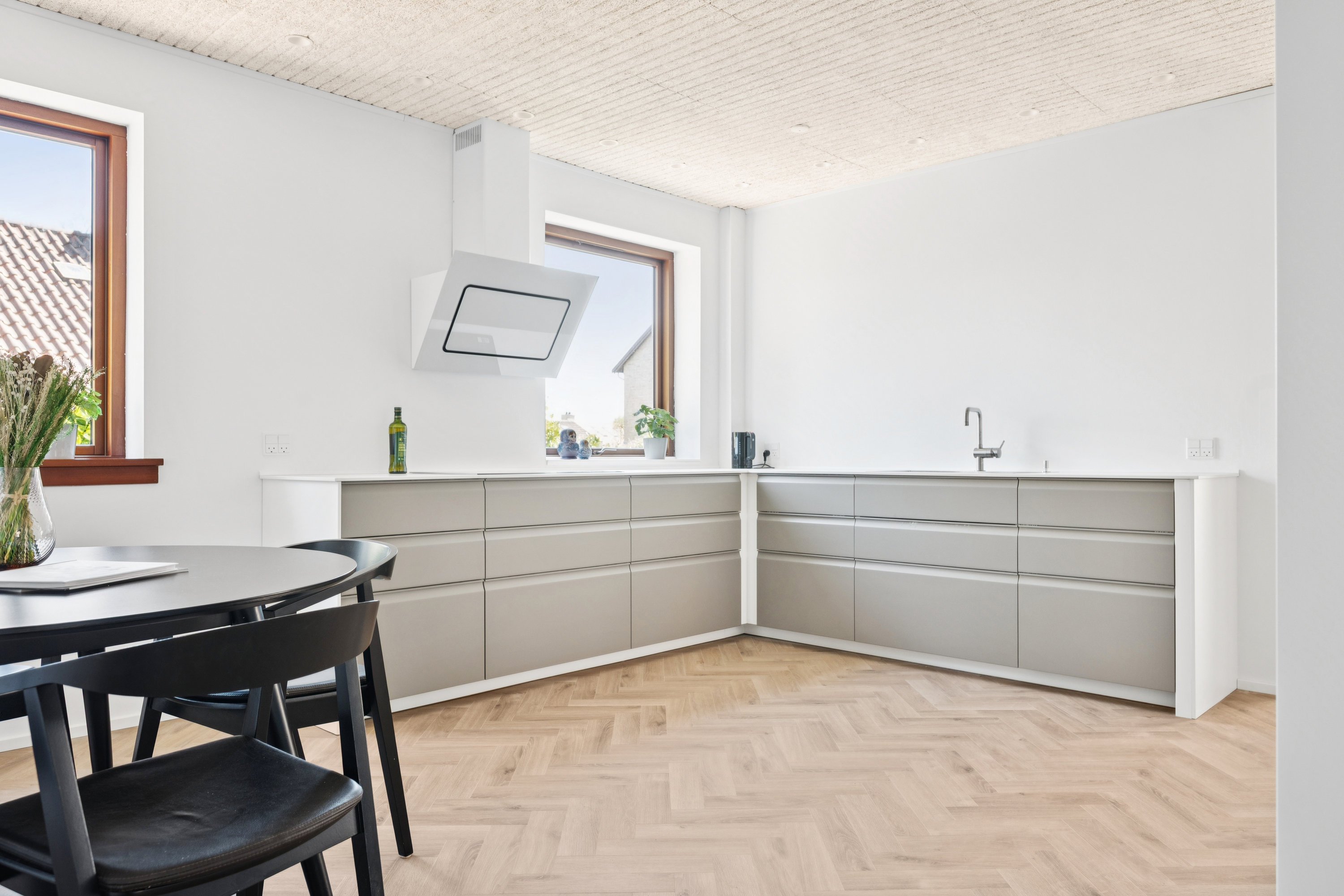 Fremhævet køkken billede i fuldskærmstilstand. Billede af Møllemarken 24, st.., 2880 Bagsværd