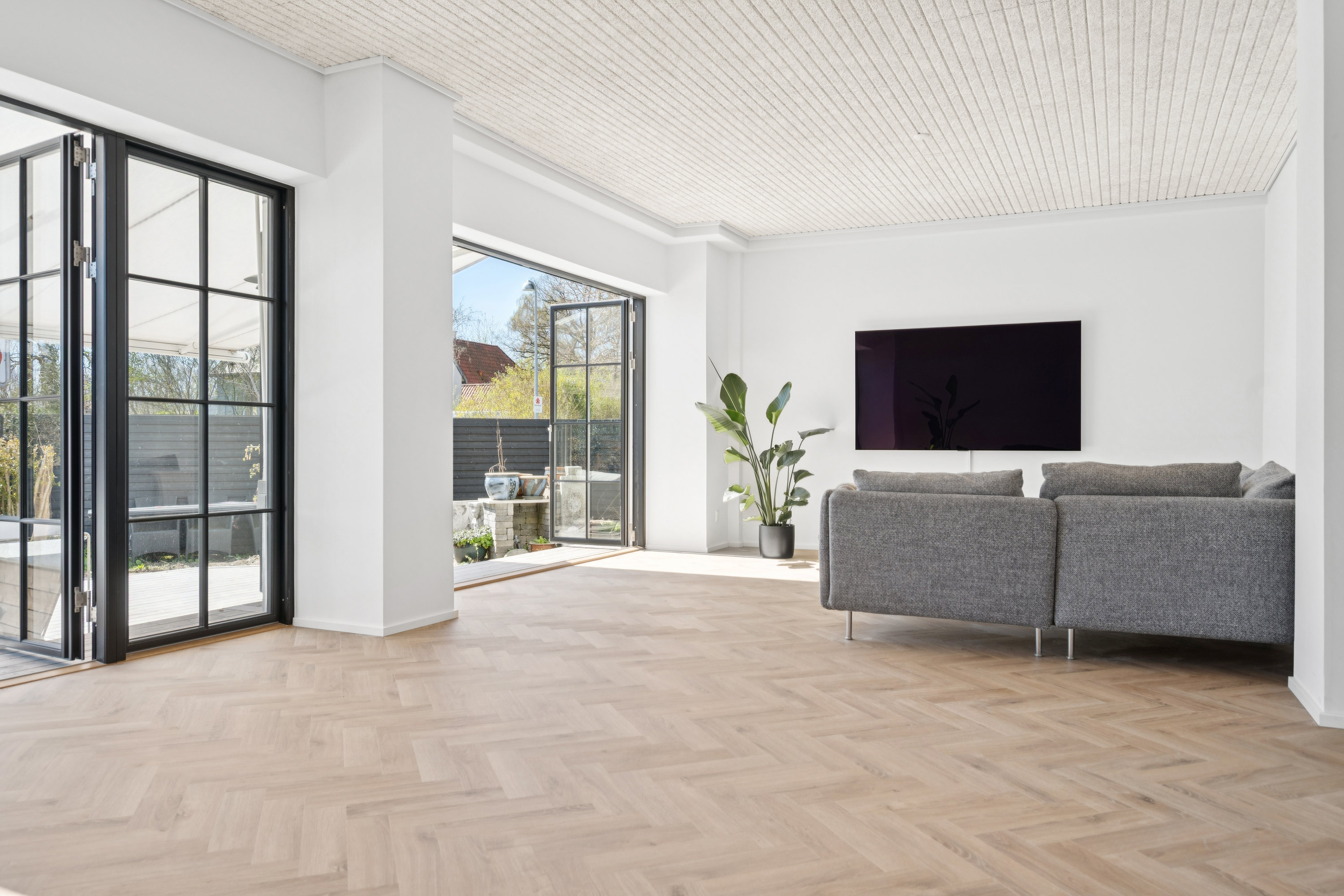 Fremhævet stue billede i fuldskærmstilstand. Billede af Møllemarken 24, st.., 2880 Bagsværd