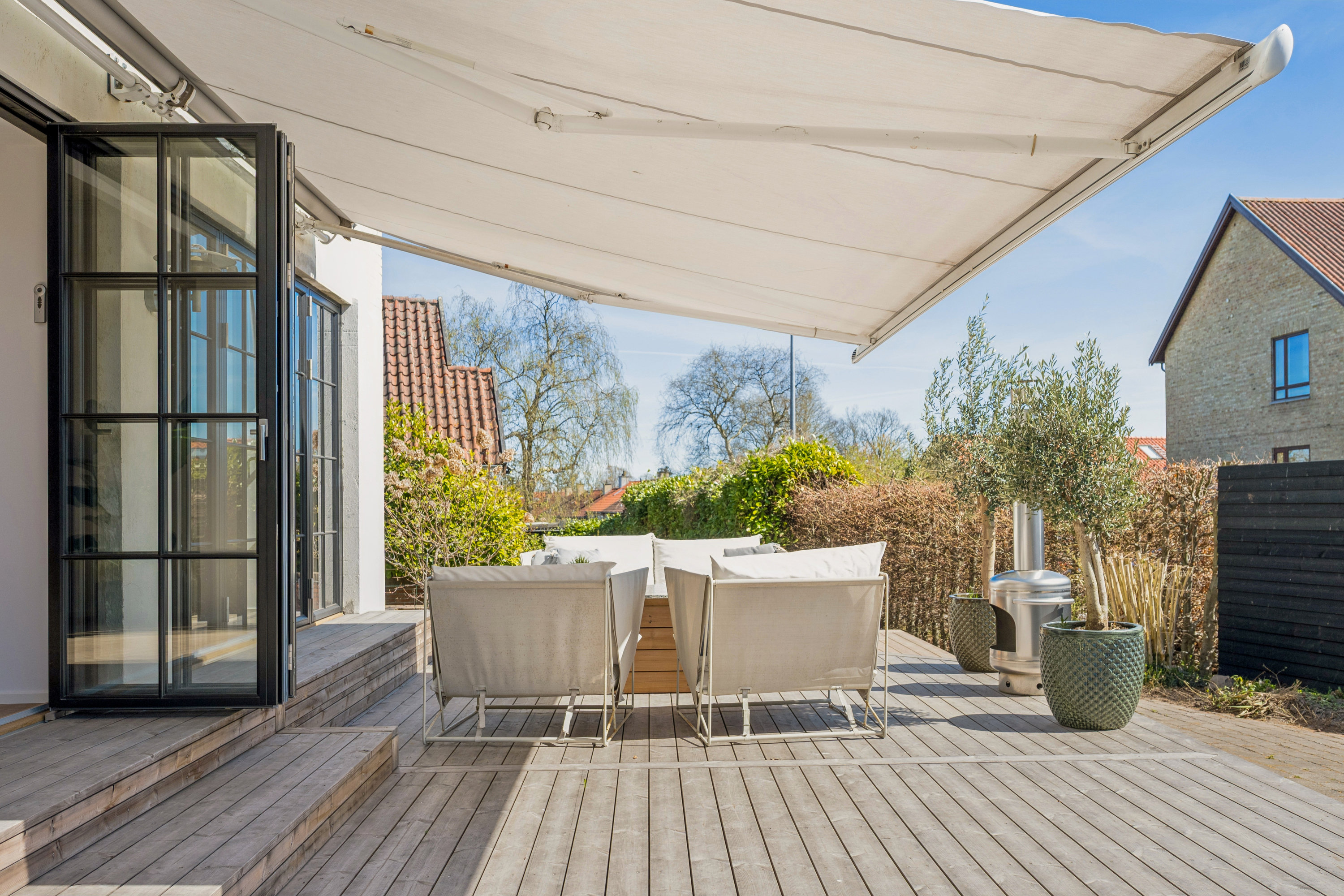 Fremhævet terrasse billede i fuldskærmstilstand. Billede af Møllemarken 24, st.., 2880 Bagsværd