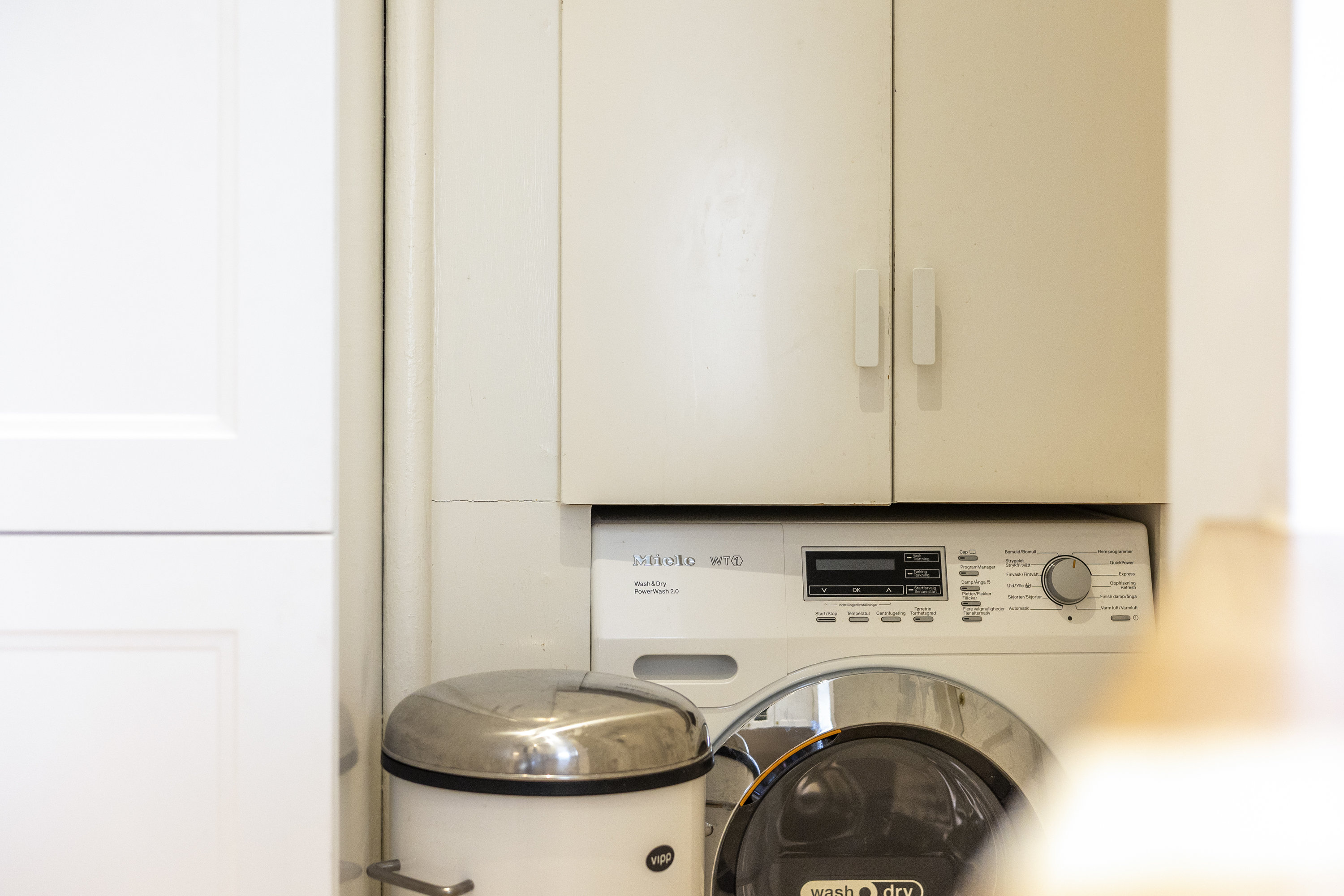 Fremhævet  billede i fuldskærmstilstand. Billede af Dr. Abildgaards Alle 18, st.. th., 1955 Frederiksberg C