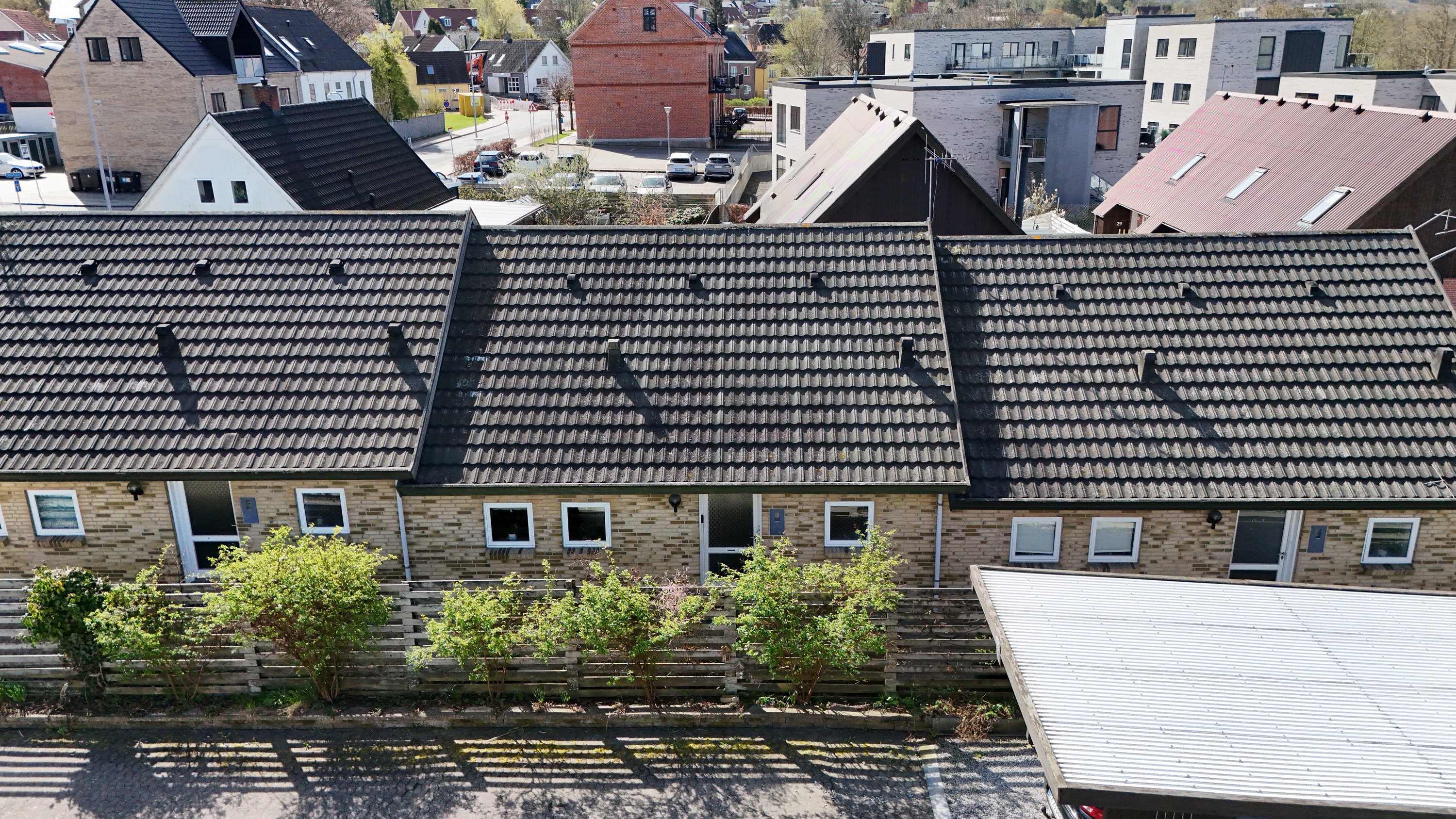 Fremhævet drone billede i fuldskærmstilstand. Billede af Vestergade 28B, 9500 Hobro