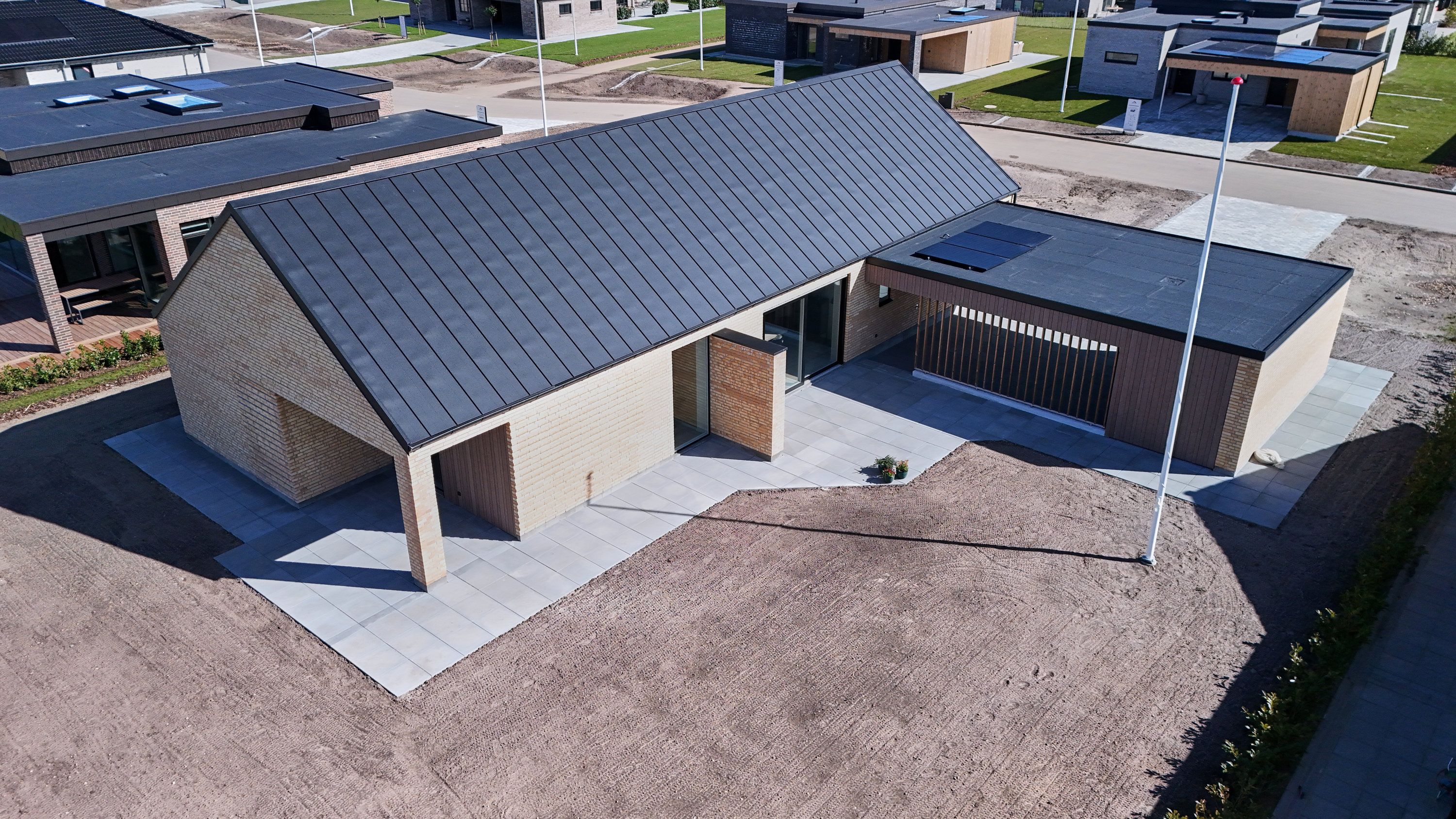 Fremhævet  billede i fuldskærmstilstand. Billede af Østerlindparken 85, Lind, 7400 Herning